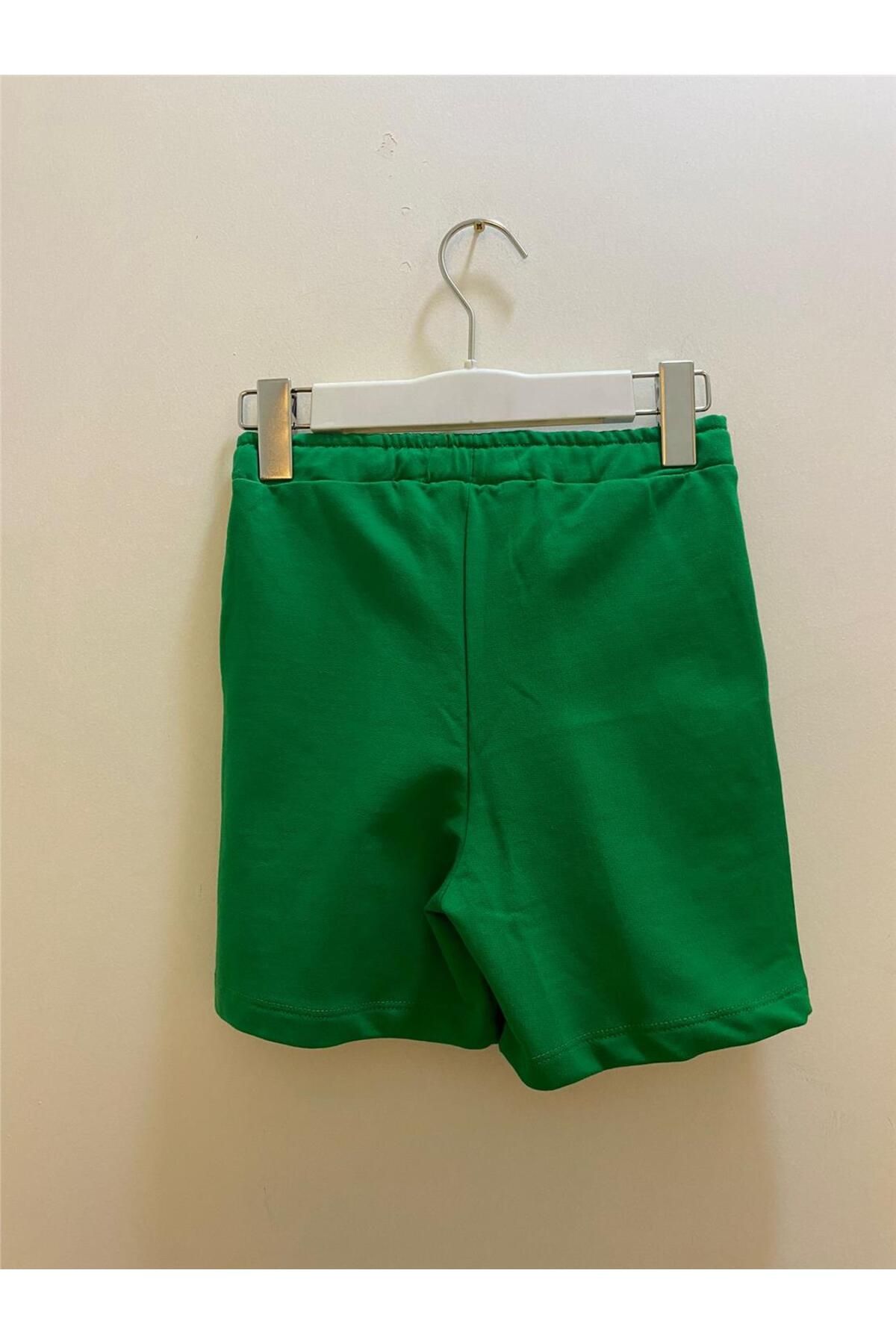 Benetton-Bnt-B238-R Model Shorts - Comfortable and Stylish Design 2