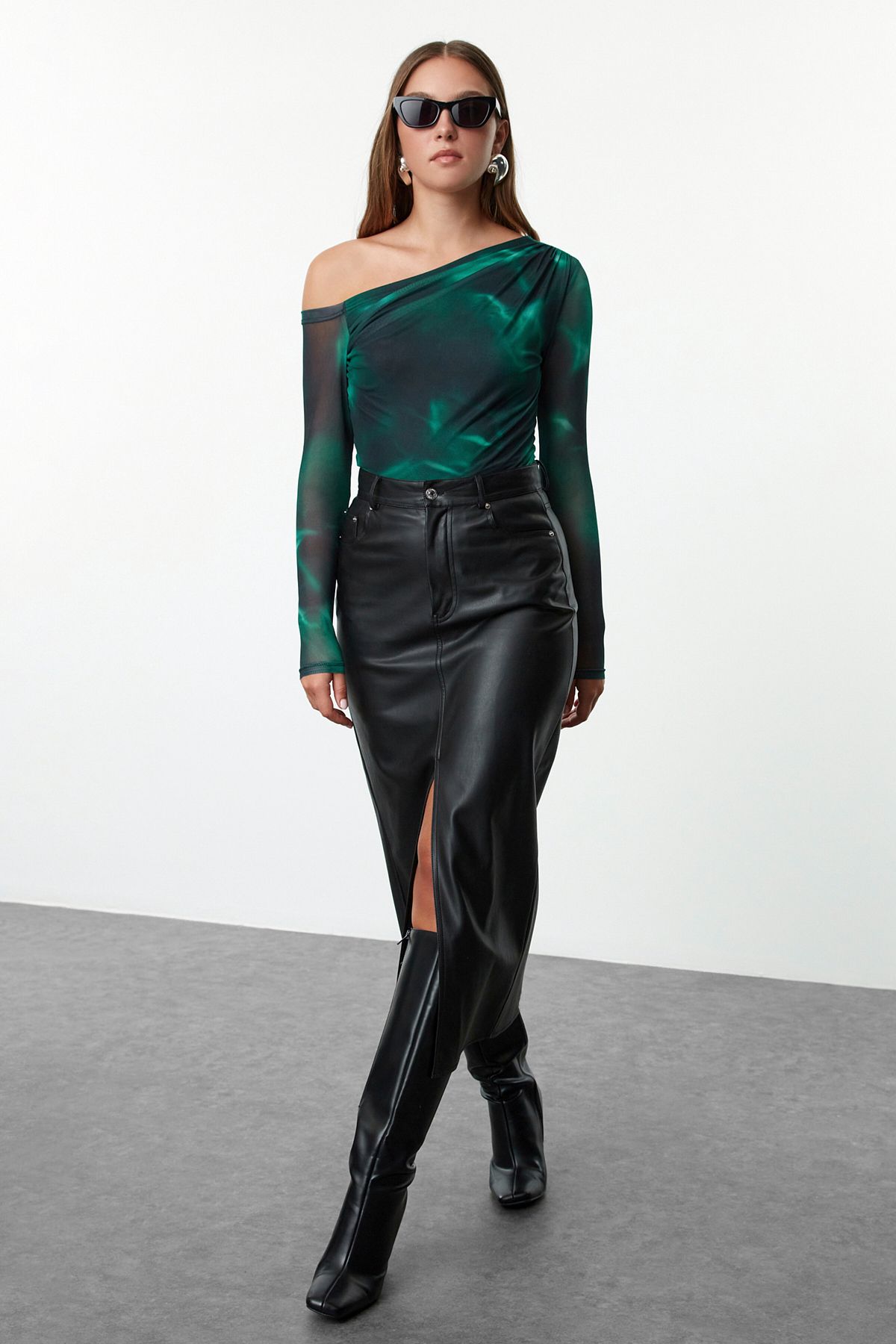 complete the look image