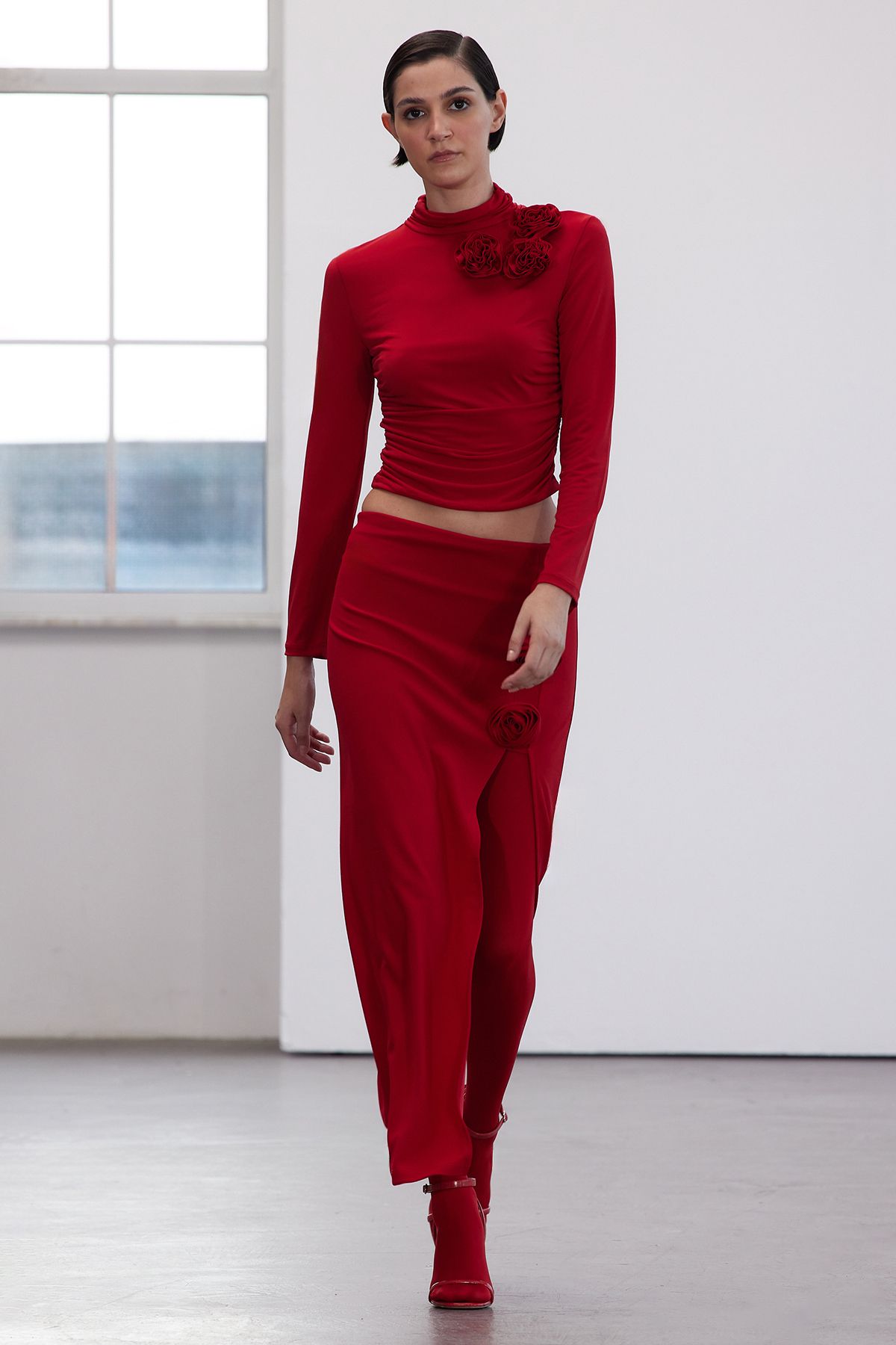 Trendyol Collection-Λεπτομερής κρεπ μπλούζα με πλεκτό τριαντάφυλλο περιορισμένης έκδοσης TPRAW25BZ00006 4