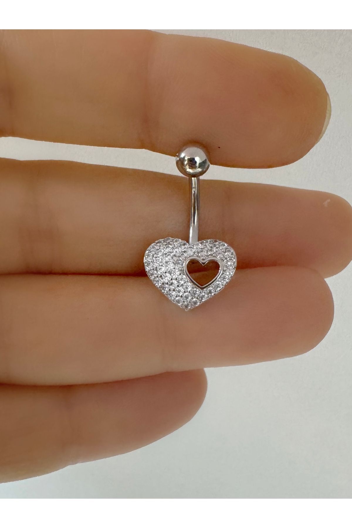 Cerrahi çelik zirkon taşlı kalp göbek piercingi