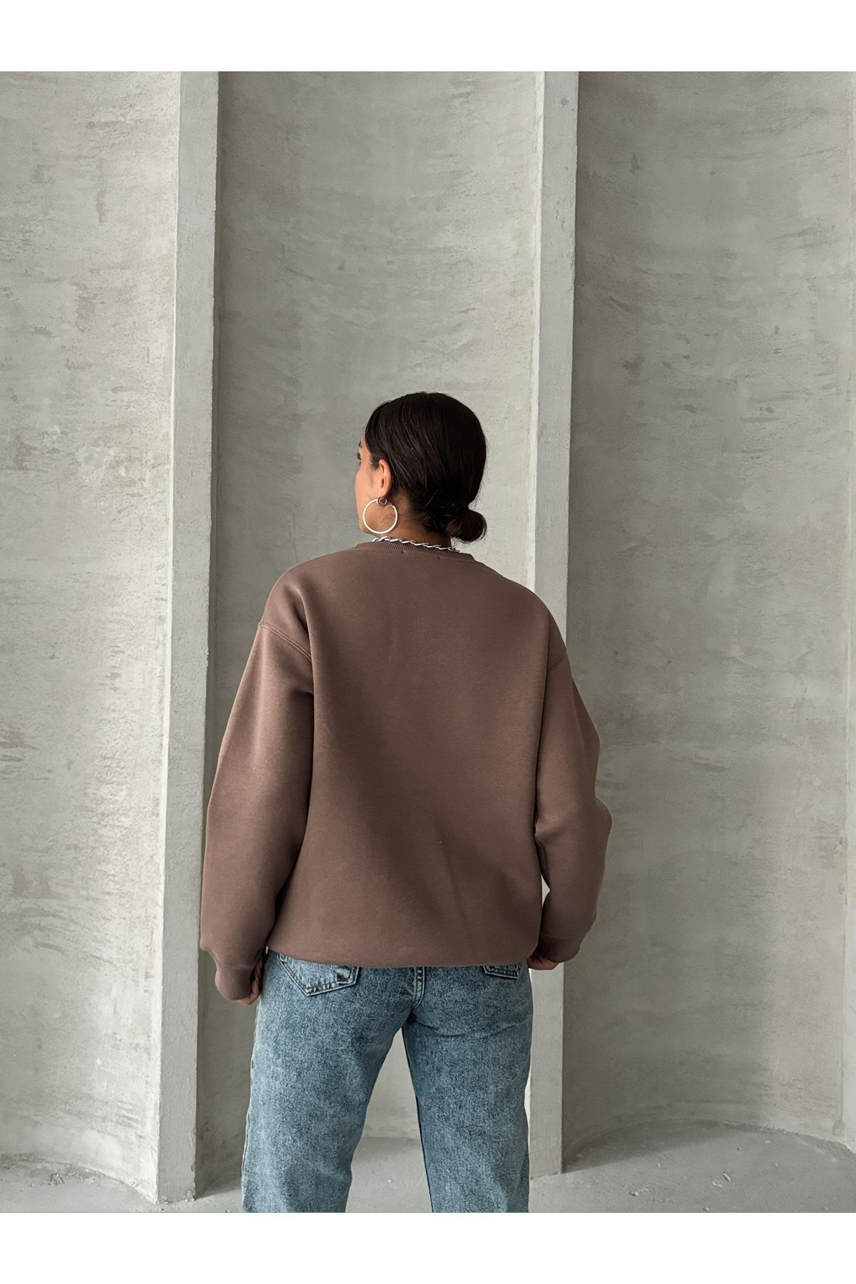 Cappmoda-SWT-14269 Кафяв релефен суитчър с три нишки и релефен принт в стил велосипед 7