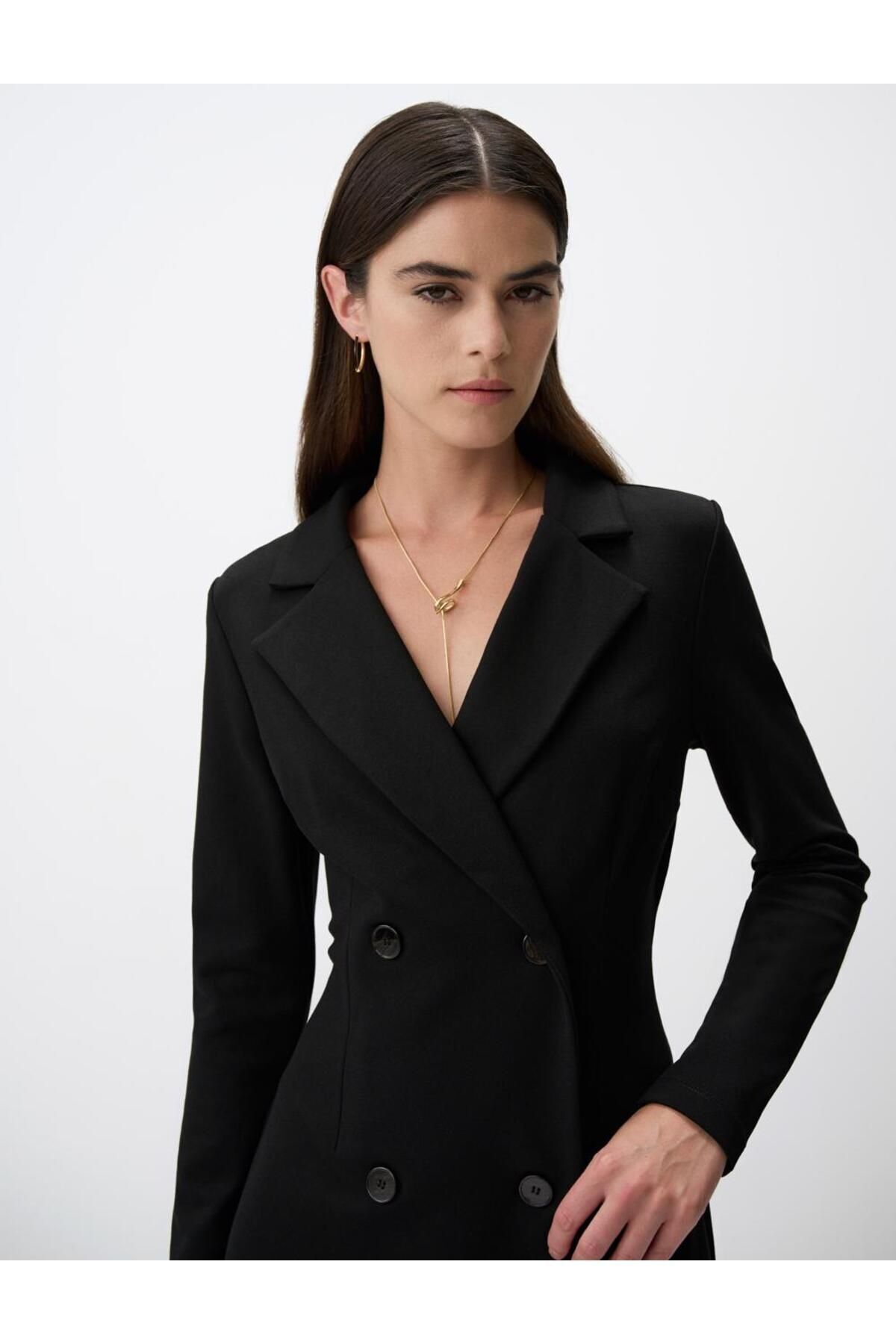 https://cdn.dsmcdn.com/ty1548/product/media/images/ty1550/prod/QC/20240916/11/24d13866-2ebf-3e78-aa13-00d7077f9ae8/1_org_zoom.jpg
