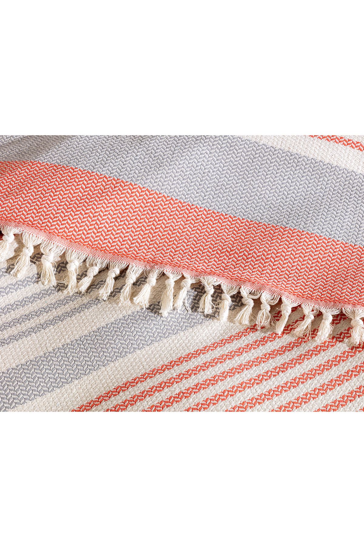 Madame Coco-Denney Double Bedspread - Comfortable and Stylish Design 3