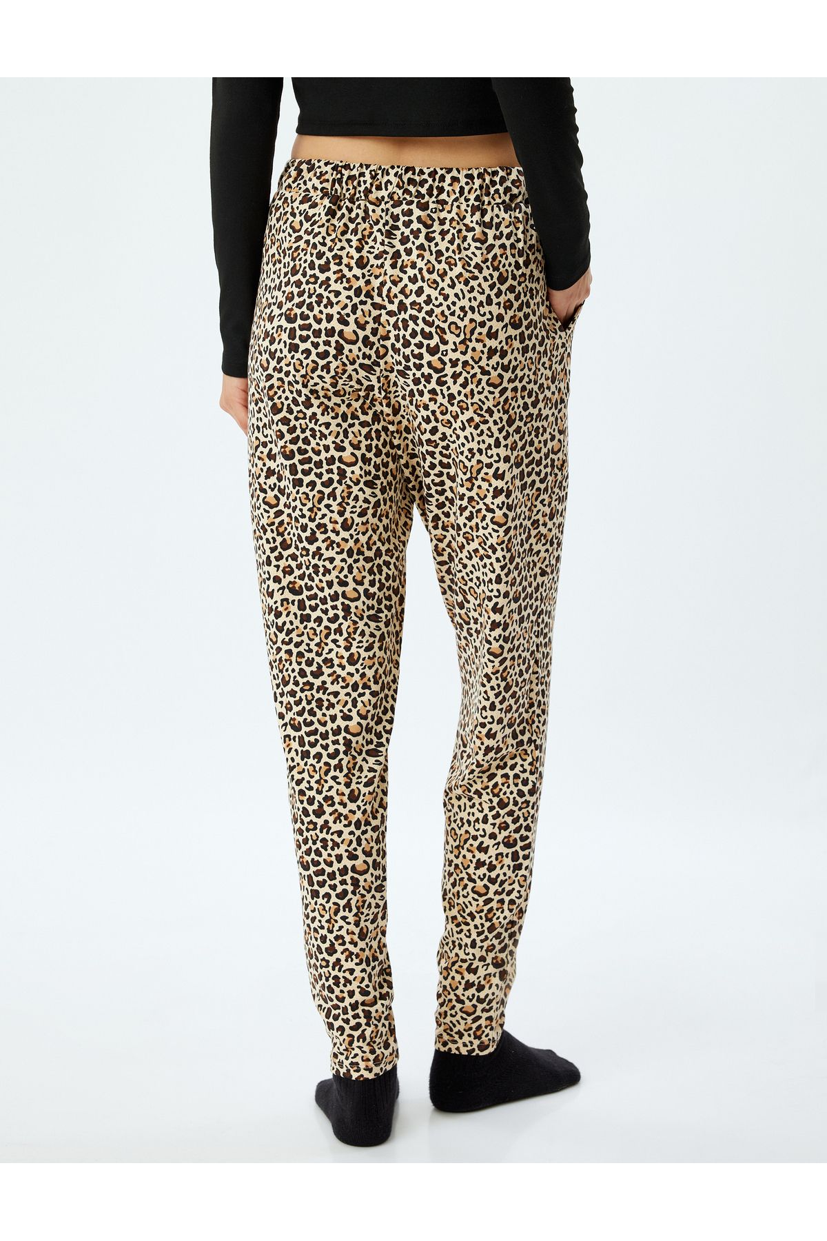 Koton-Leopard Printed Comfortable Pajama Bottoms - Carrot Cut and Pocket 4