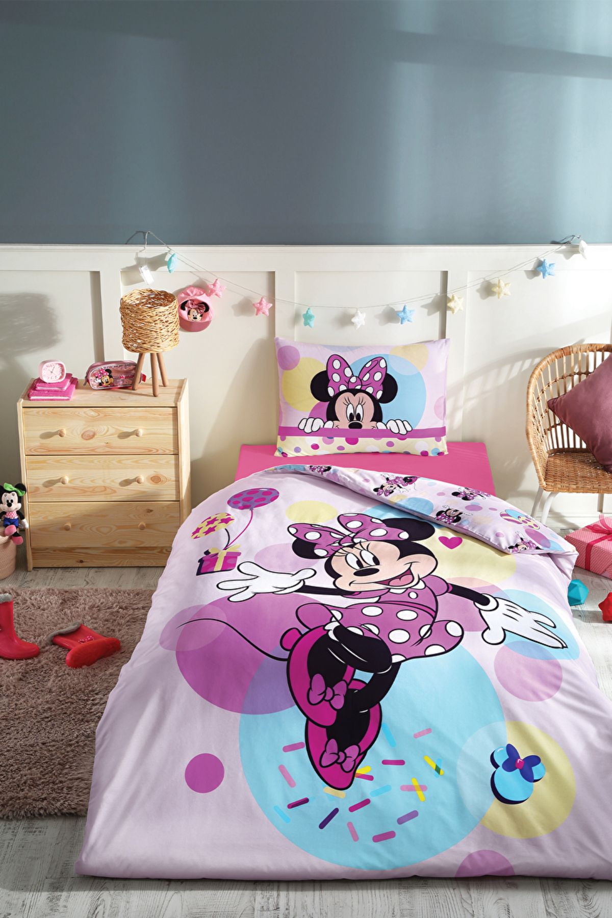 Minnie Mouse Happy Tek Kişilik Disney Lisanslı Lastikli Fitted Çarşaf Çocuk Nevresim Takımı