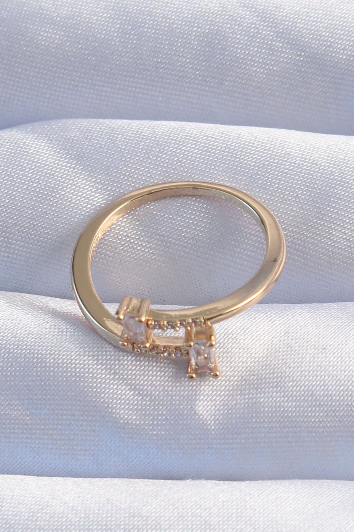 35AVM Pirinç Gold Renk Zirkon Taşlı Geometrik Ayarlanabilir Yüzük