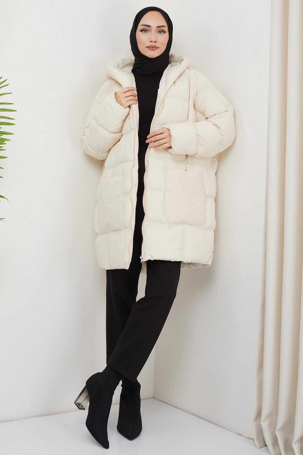 hafsamina Kraşlı Oversize Dolgulu Mont Krem HM2316