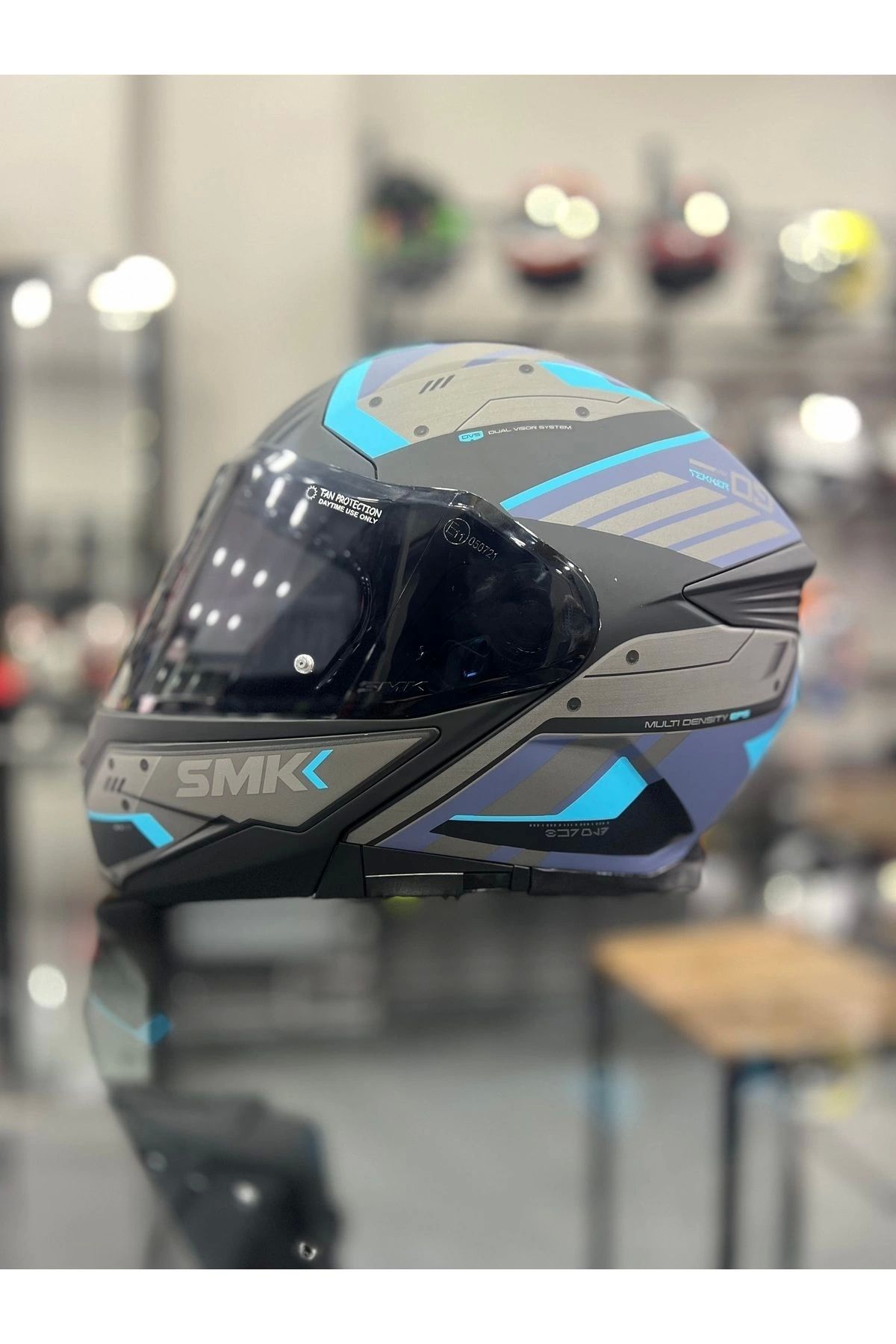 SMK-Gullwing Tekker Chin Opening Helmet WITH TRANSPARENT VISOR 4