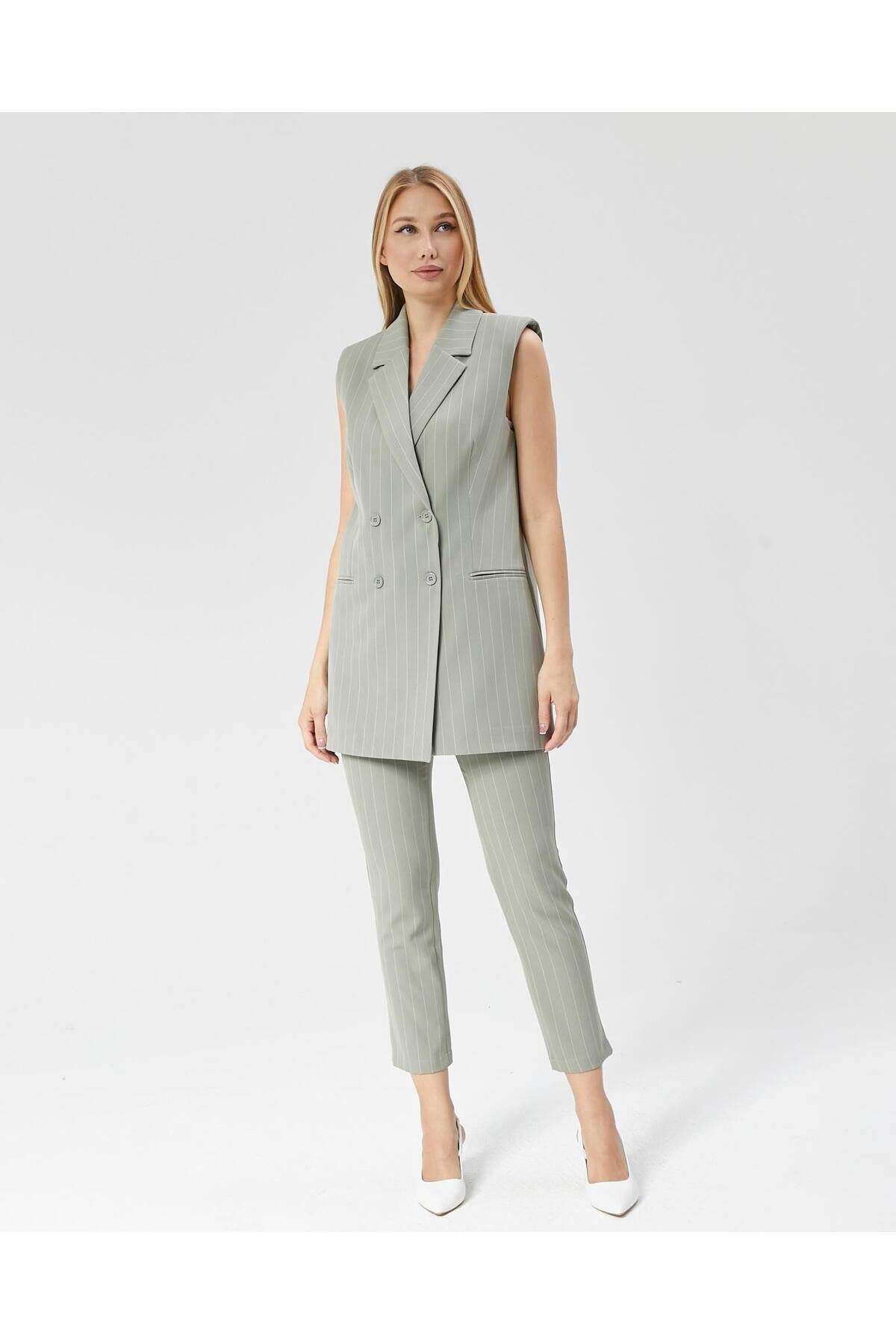 Appleline Khaki - Costum De Damă Cu Vestă Lungă Clasică În Dungi Femeie - 40