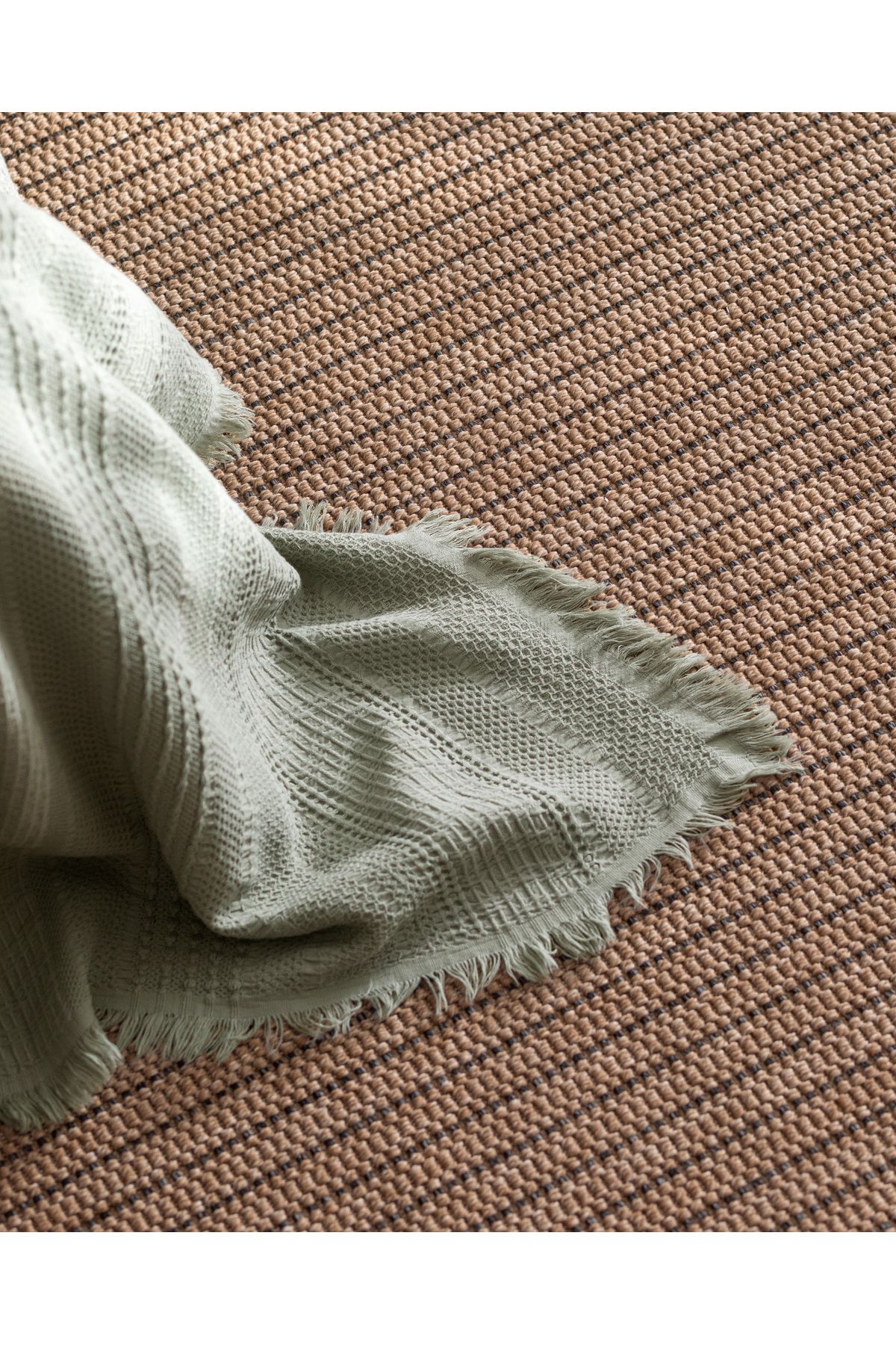 Madame Coco-Lucille Double Bedspread - Comfortable and Stylish Design 6
