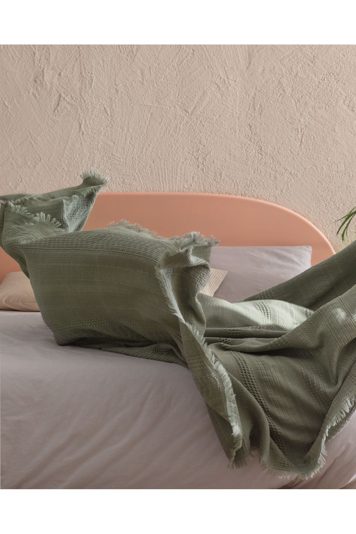 Madame Coco-Lucille Double Bedspread - Comfortable and Stylish Design 3