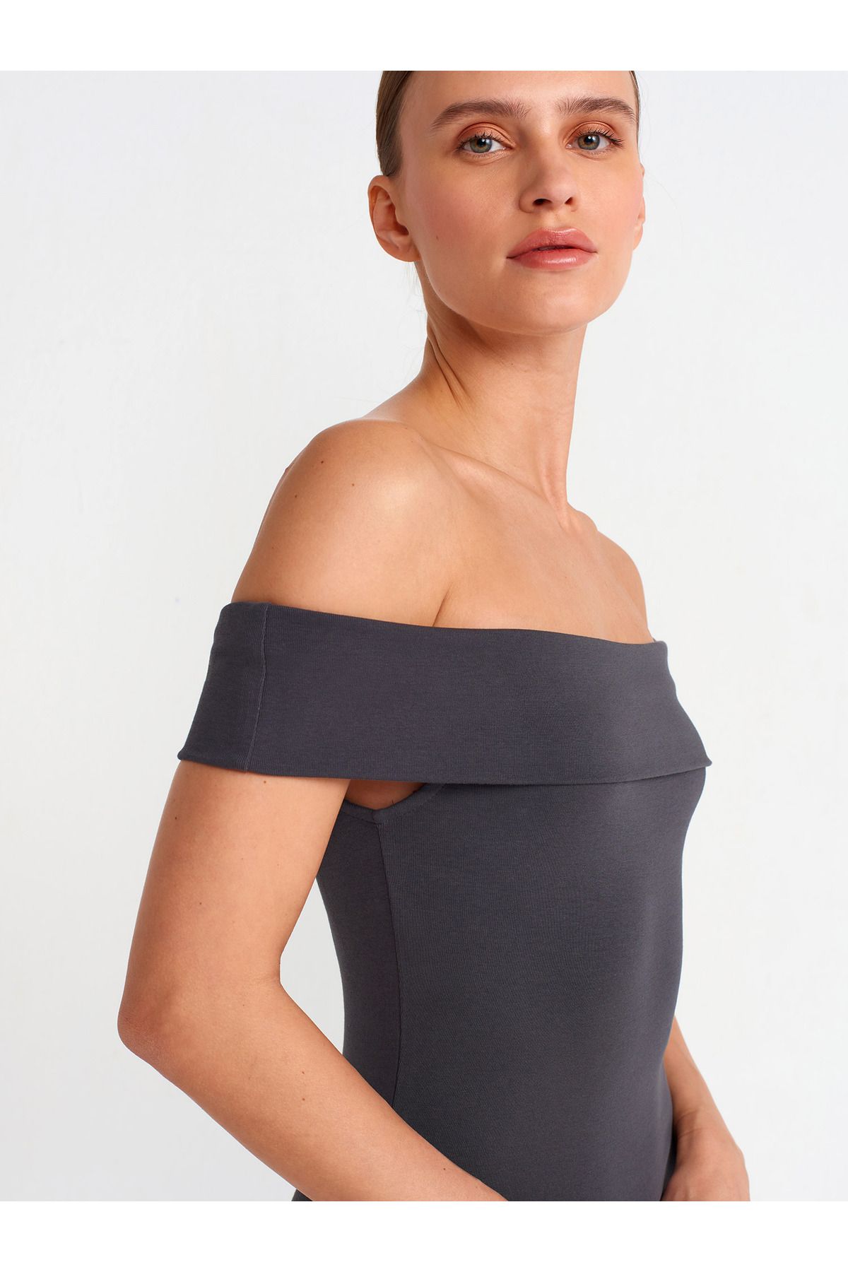 Dilvin-91102 Rochie mini cu umeri-antracit 4