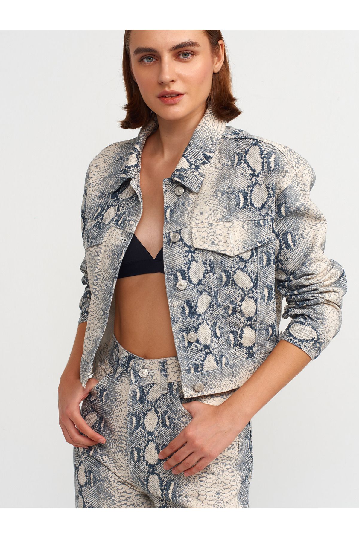 Dilvin-65355 Ecru Snake Patterned Denim Jacket 1