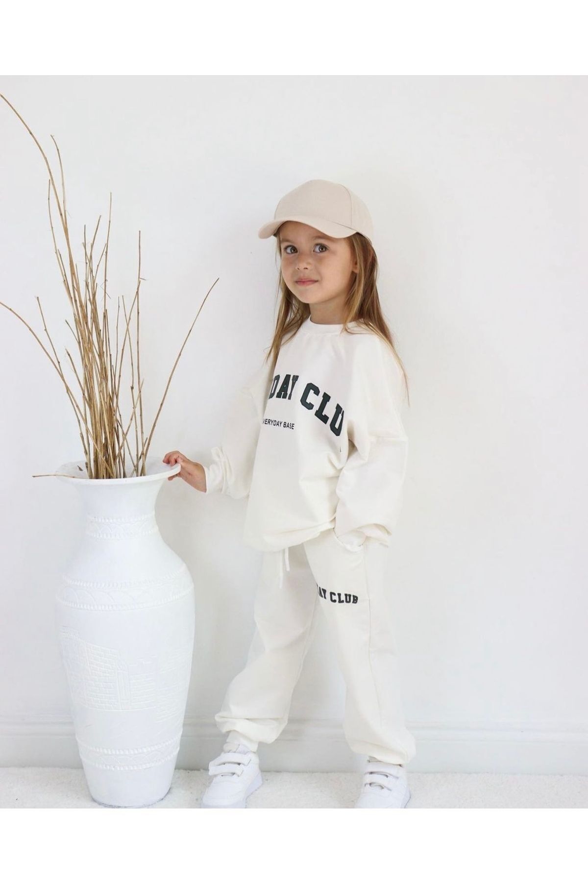 https://cdn.dsmcdn.com/ty1549/product/media/images/ty1544/prod/QC/20240914/06/5c646c6f-6575-3913-9f87-f25c4ca81e6c/1_org_zoom.jpg