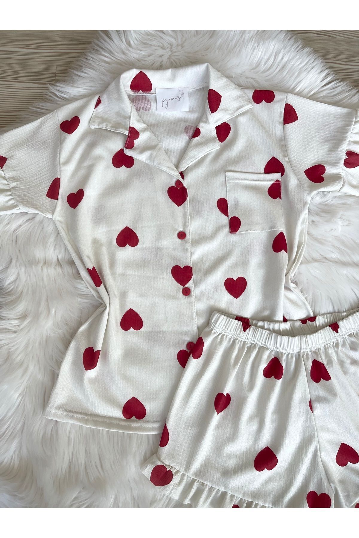 Pijamacs-Heart Patterned Pajama Set with Red Shorts - RuFFle Sleeve and Leg Detail 6