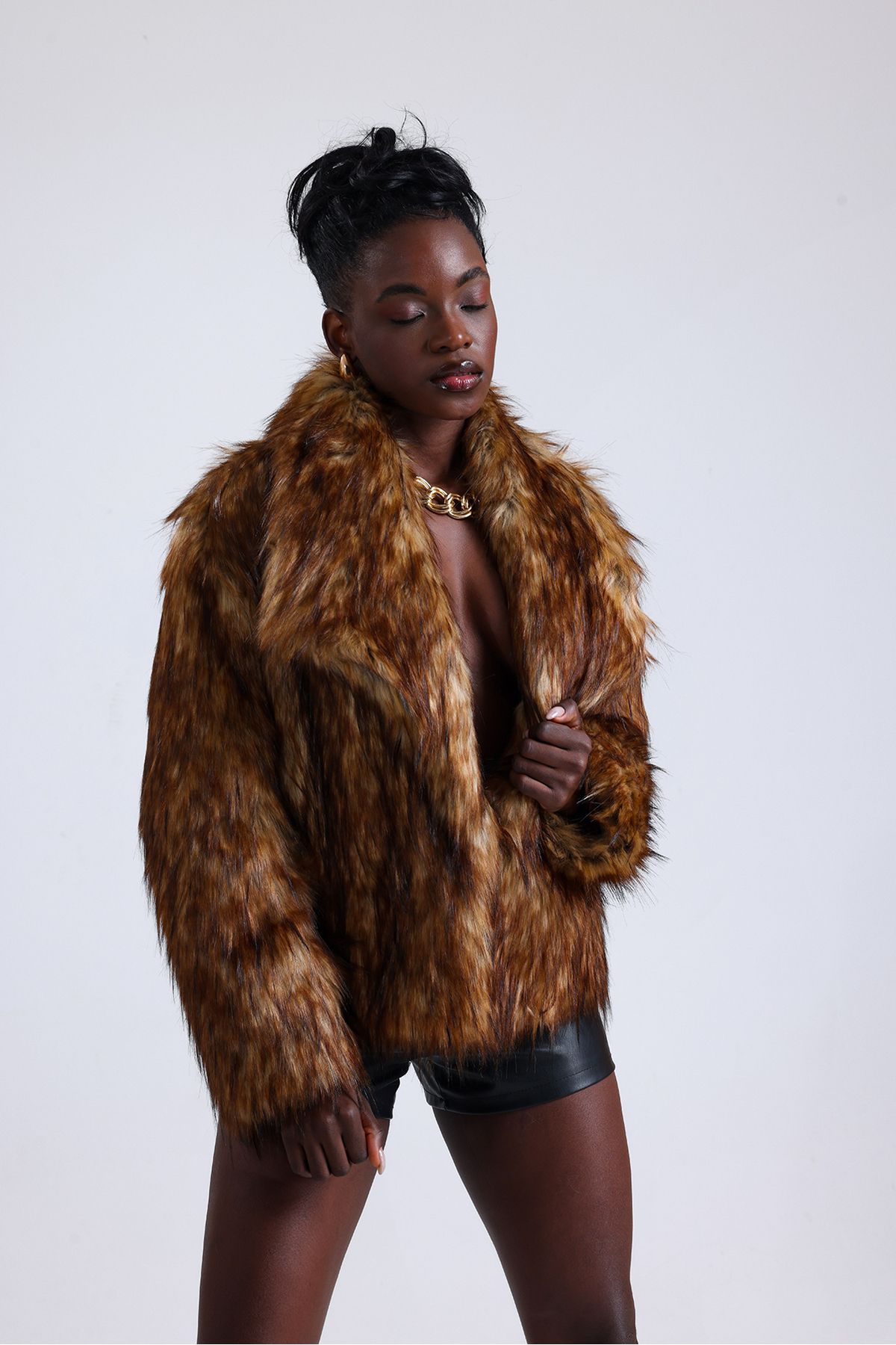 KürkZone Kadin Muadi?l Geni?ş Yaka Kürk Ceket Kaban - Fiyatı