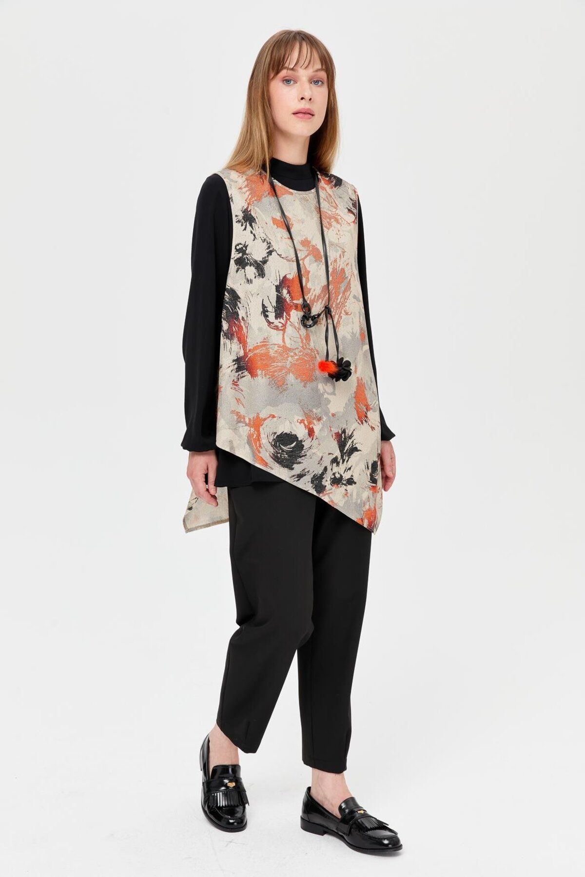 Esswaap-- Patterned Necklace Detailed Trousers Set of 3 3