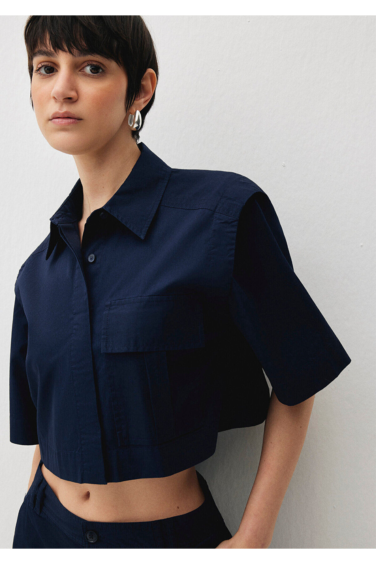 Mavi Kısa Kollu Lacivert Gömlek Crop / Kısa Kesim 1210911-82458 — سرمه‌ای
