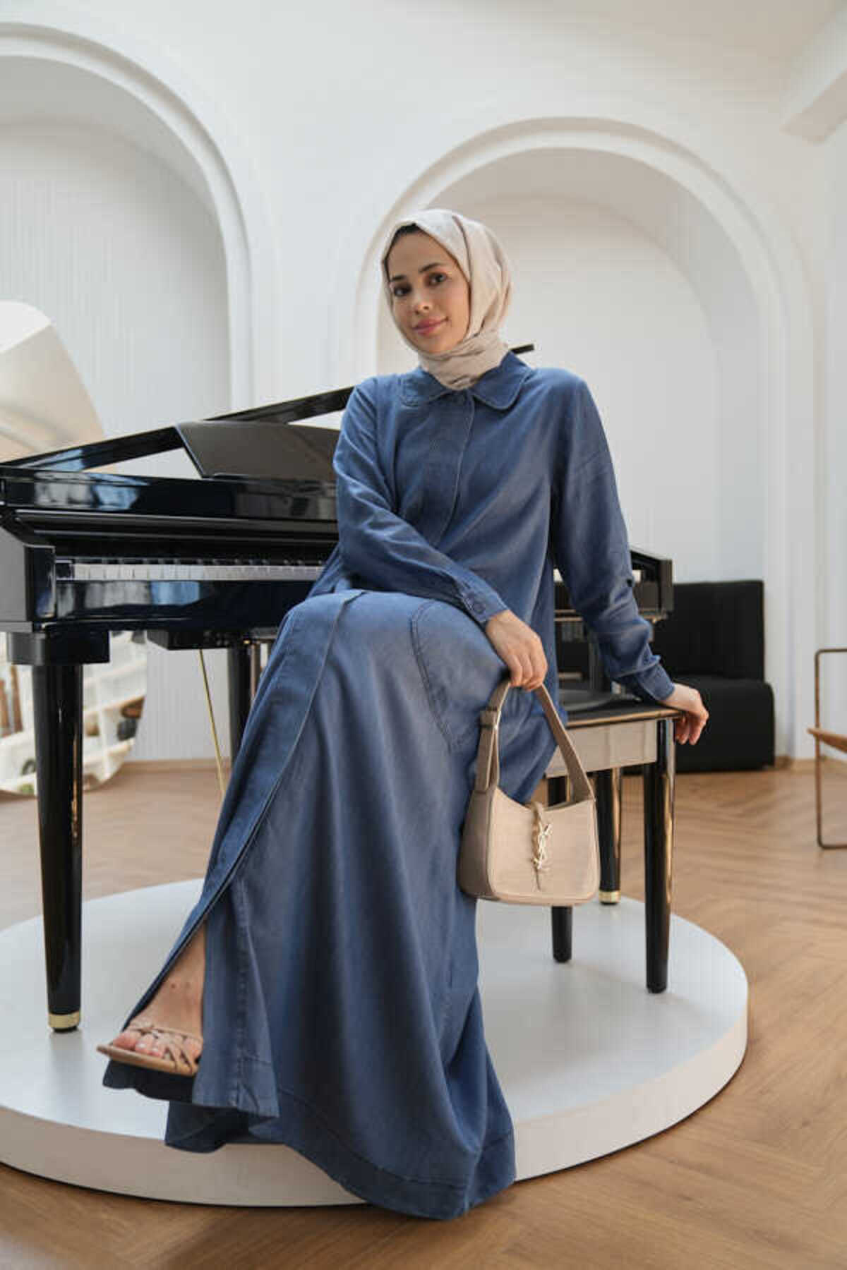 Neways-6648 Model - Dark Blue Buttoned Ferace 4
