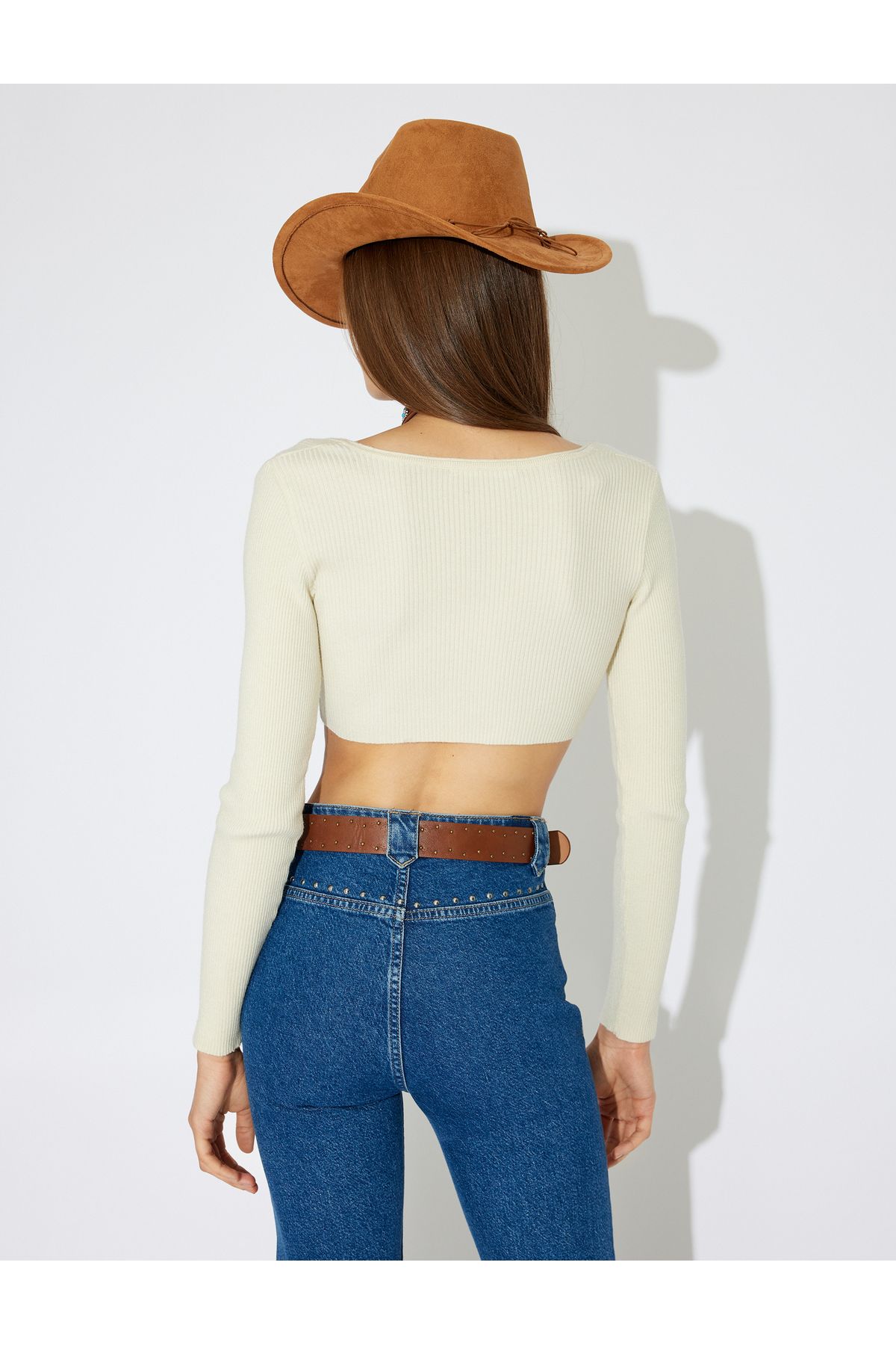Koton-Pulover Zeynep Bastık Crop Knitwear - Guler U, mânecă lungă și detaliu cu șireturi încrucișate 4