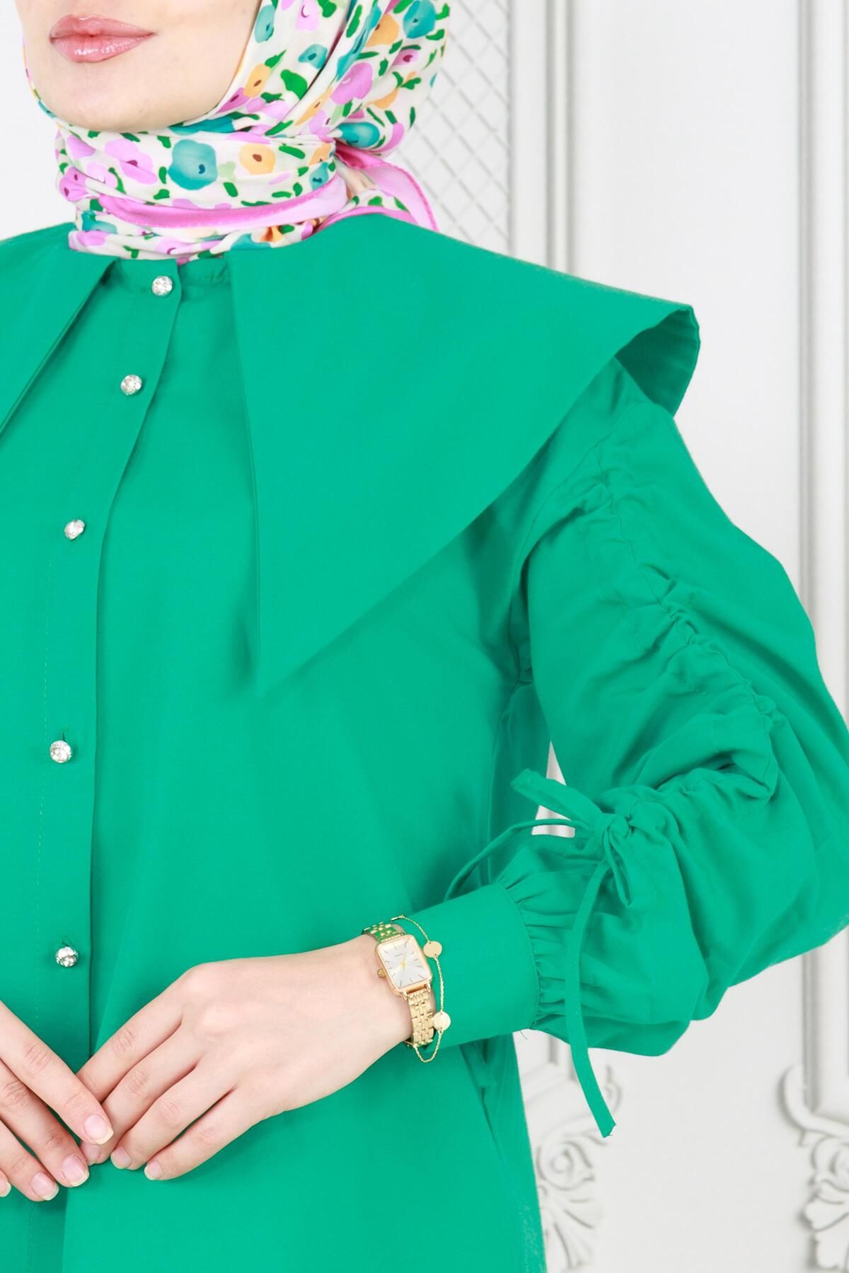 تونیک پوشیده سبز زنانه حجاب بازوی یقه بزرگ که تکان دهنده دقیق TUNIC BENNETTON GREEN است Sevitli