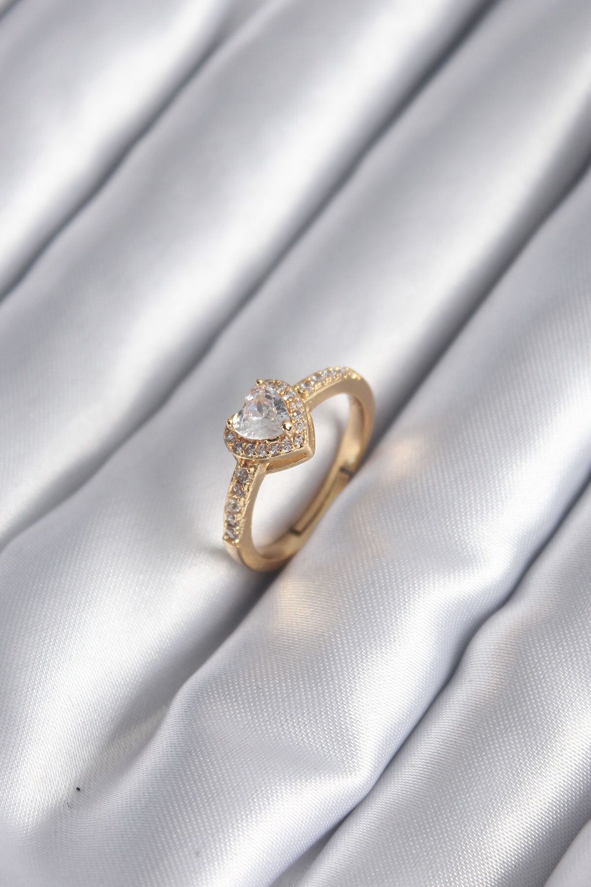 BZK ACCESSORİES Pirinç Gold Renk Zirkon Taşlı Kalp Charm Model Kadın Yüzük