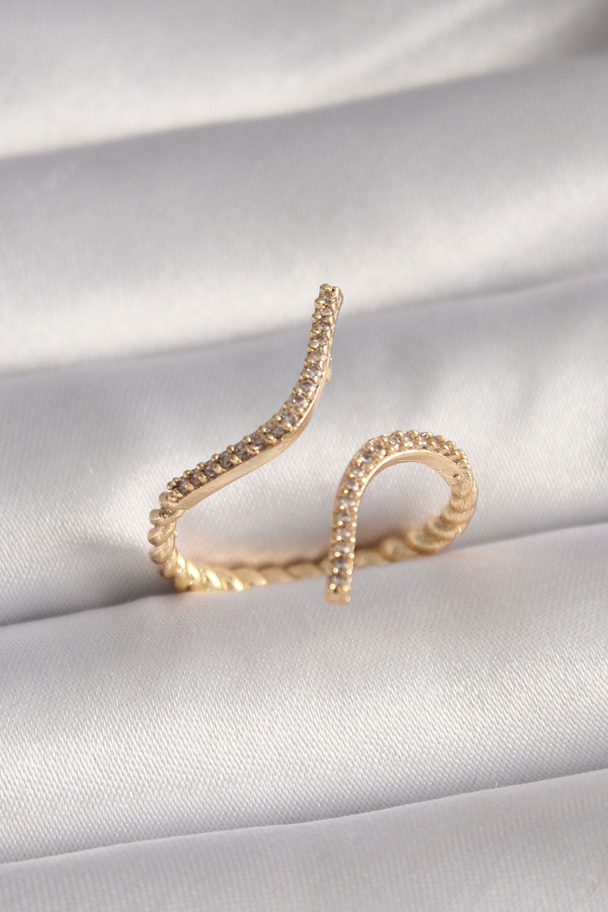 MMB Boutique Pirinç Gold Renk Zirkon Taşlı Kadın Yüzük