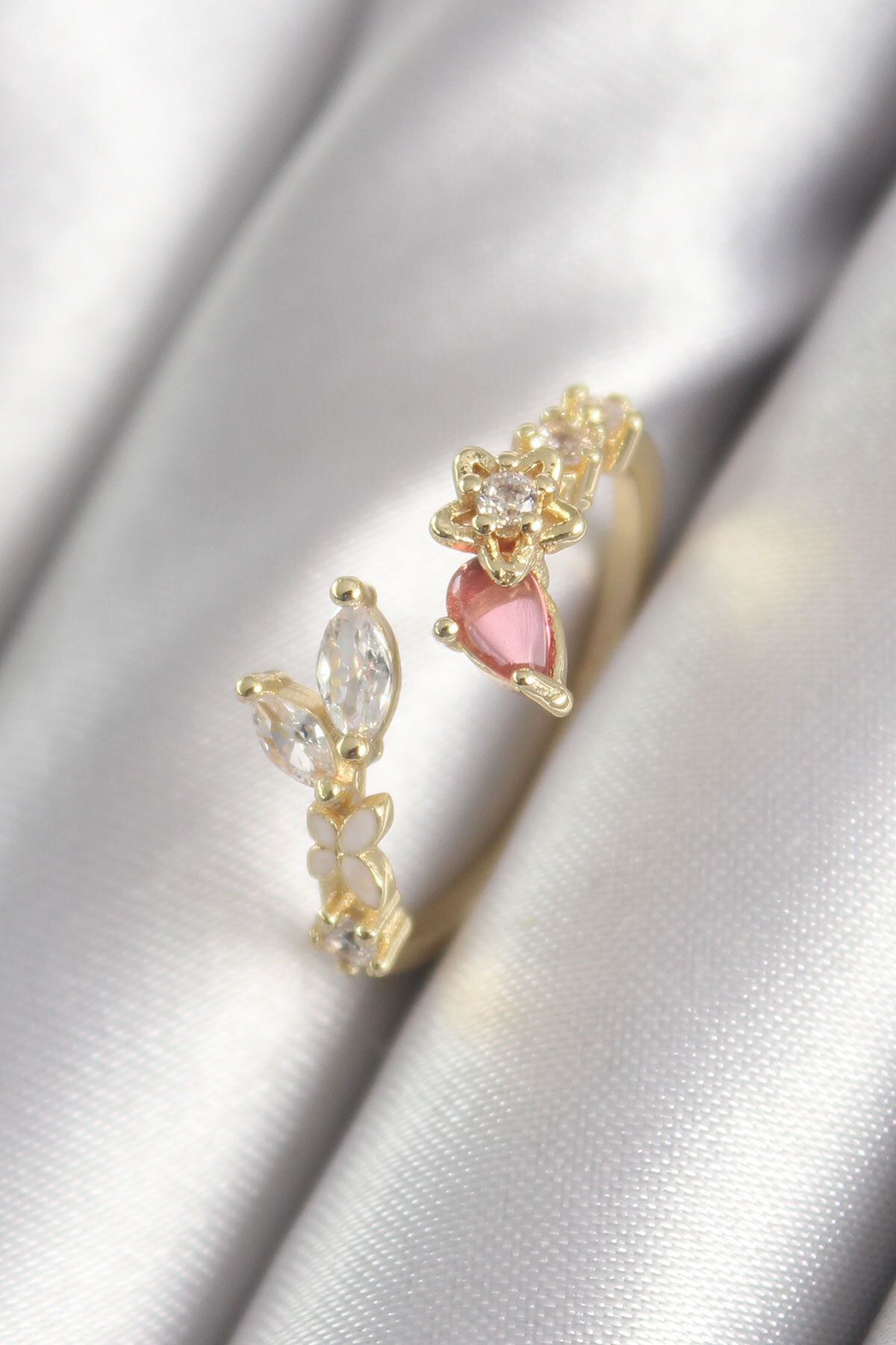 Evinso Pirinç Gold Renk Pembe Zirkon Taşlı Yıldız Model Kadın Yüzük