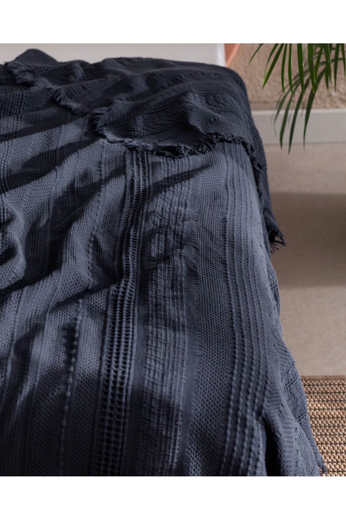 Madame Coco-Lucille Double Bedspread - Comfortable and Stylish Design 4
