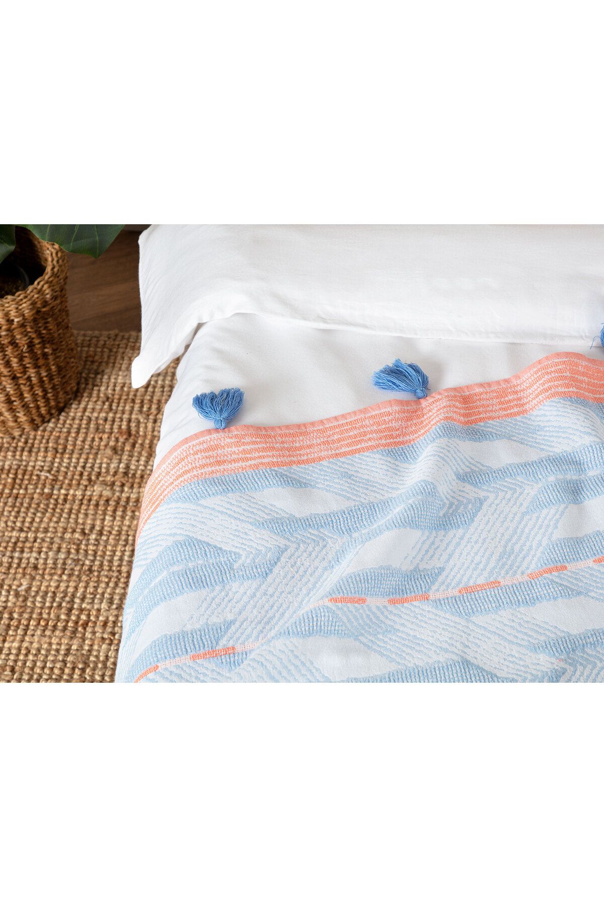Madame Coco-Chamelle Single Bedspread - Blue/pink 3
