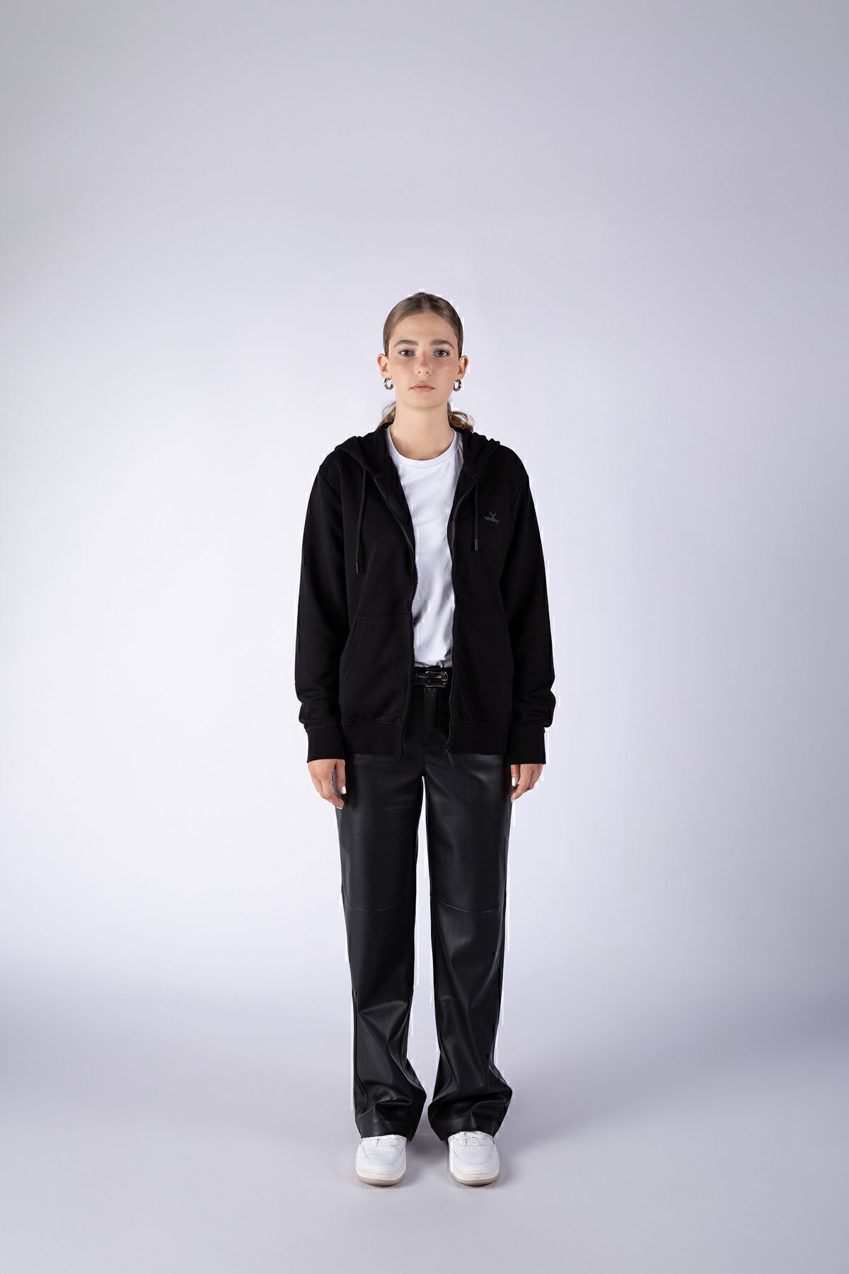 Nordbron-Women's Black Hooded Zipper Detailed Sweatshirt Soft Textured Seasonal Long Sleeve with Pocket Erfurt 3
