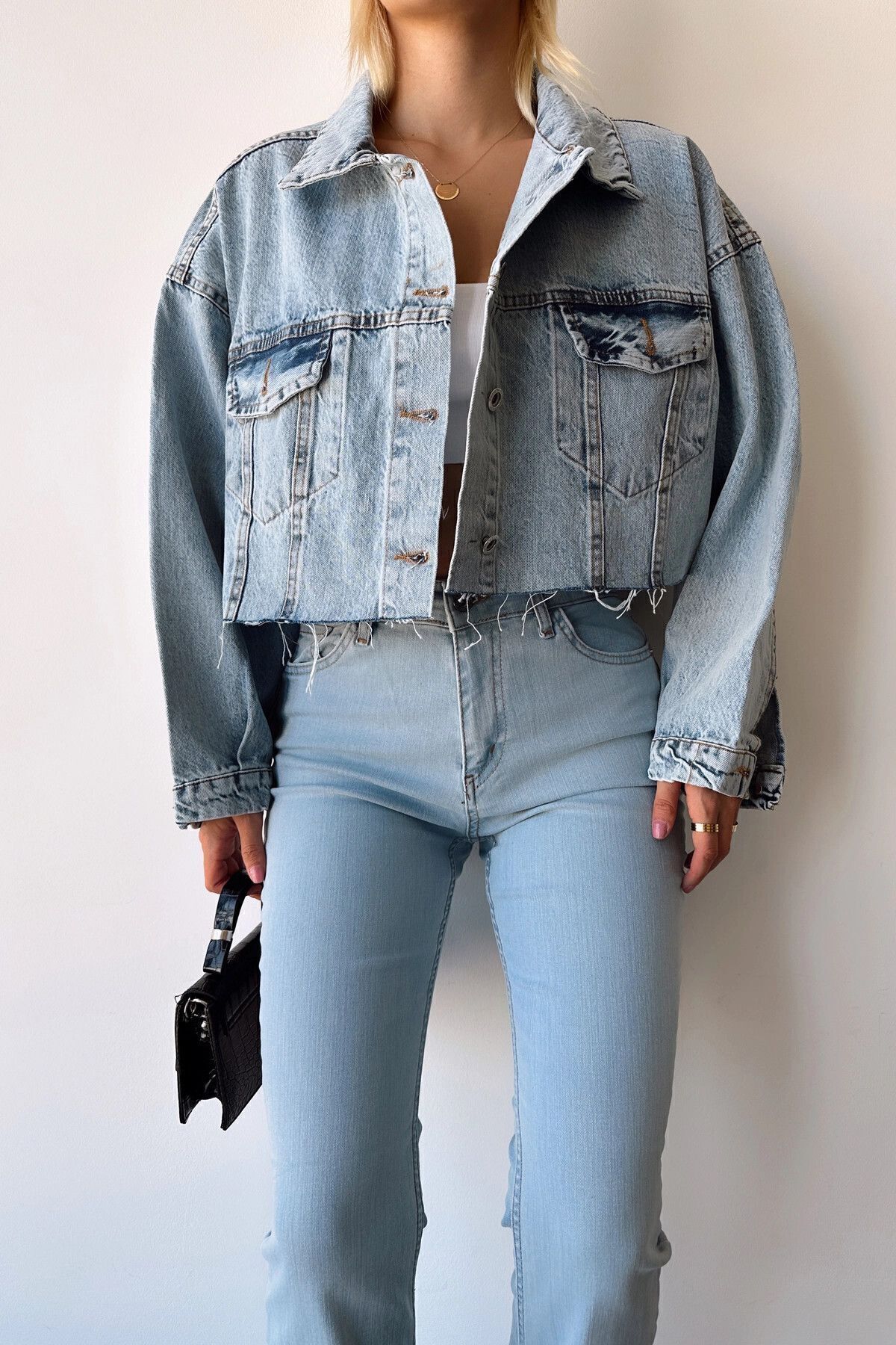 bacc  Kadın Buz Mavi Çift Cepli Lazer Kesim Yıkamalı Crop Denim Ceket Bcdf-235408 - Görsel 8