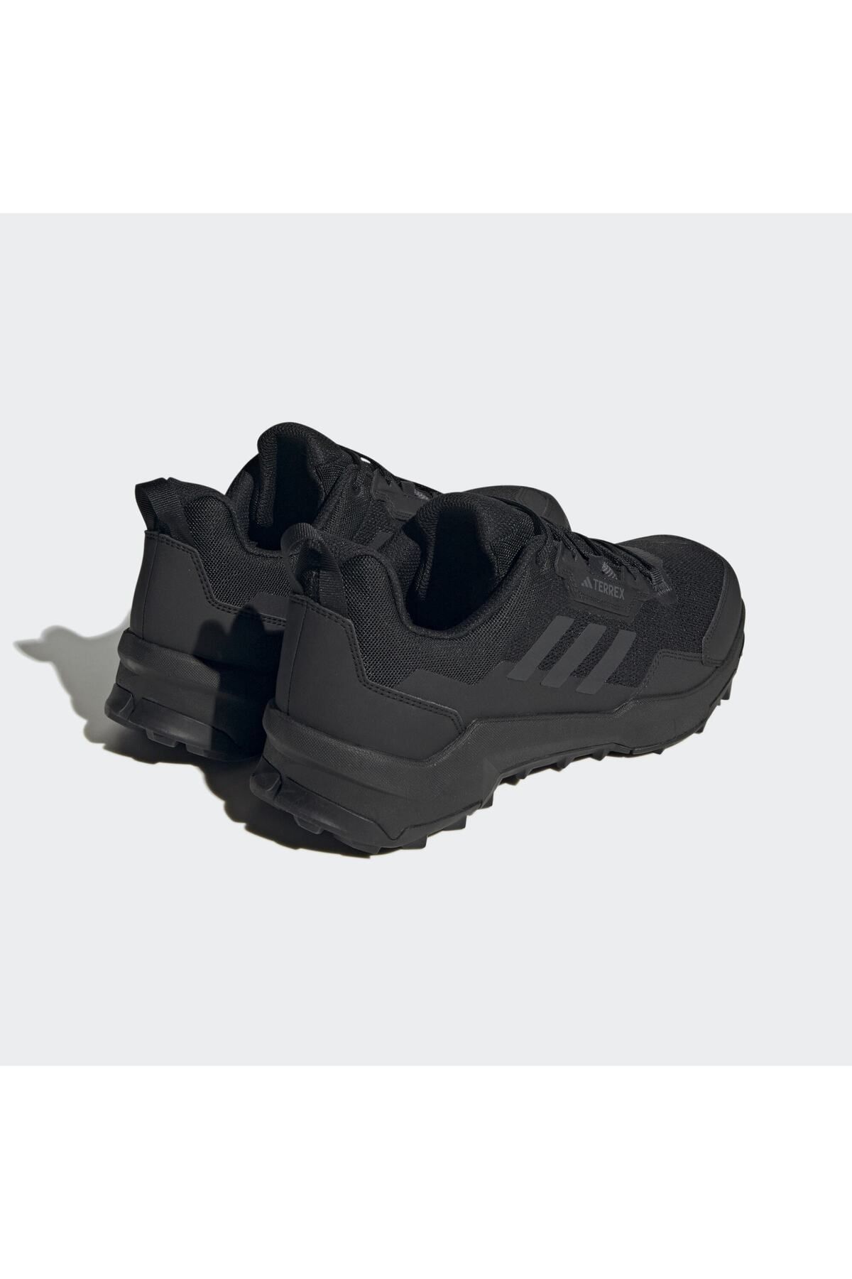 کفش های فضای باز چند رنگ مردانه و زنانه در AX4 adidas