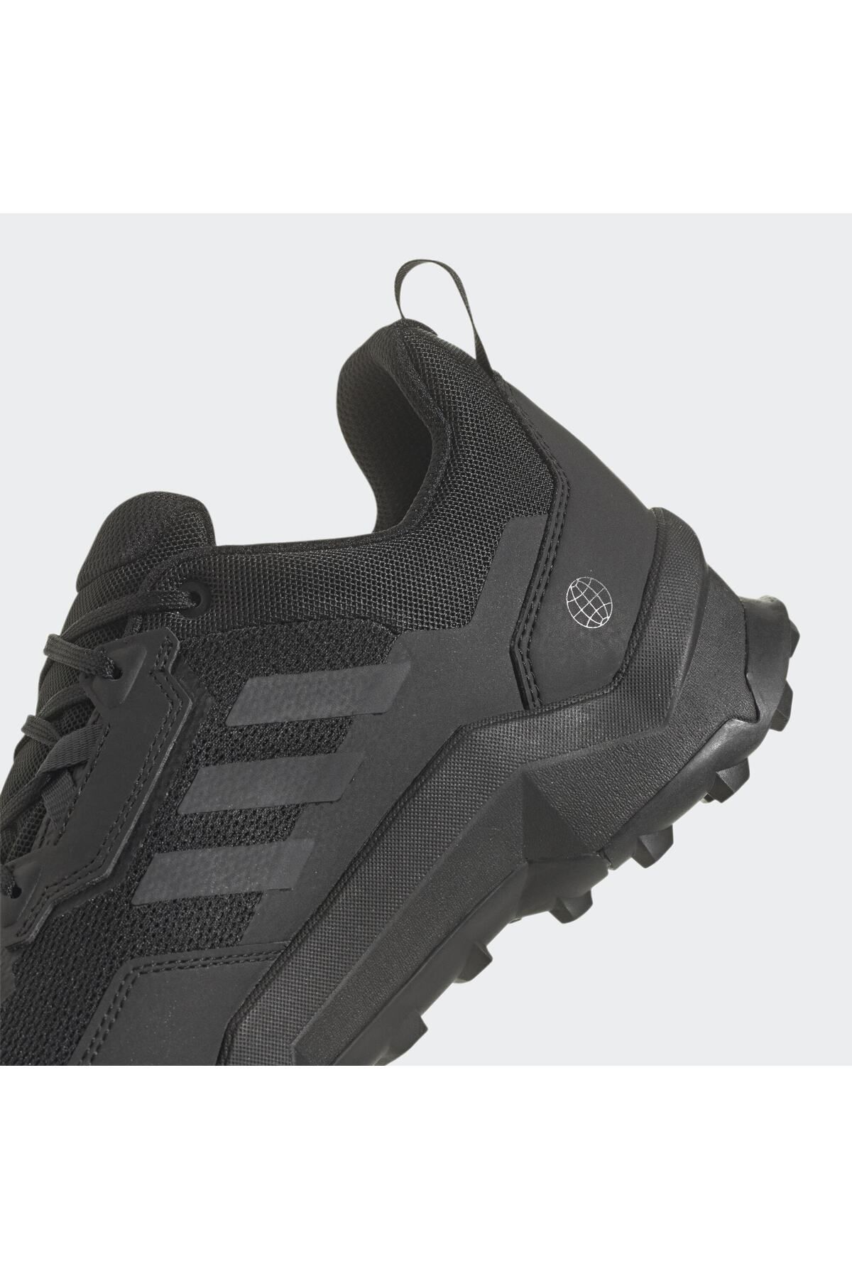 کفش های فضای باز چند رنگ مردانه و زنانه در AX4 adidas