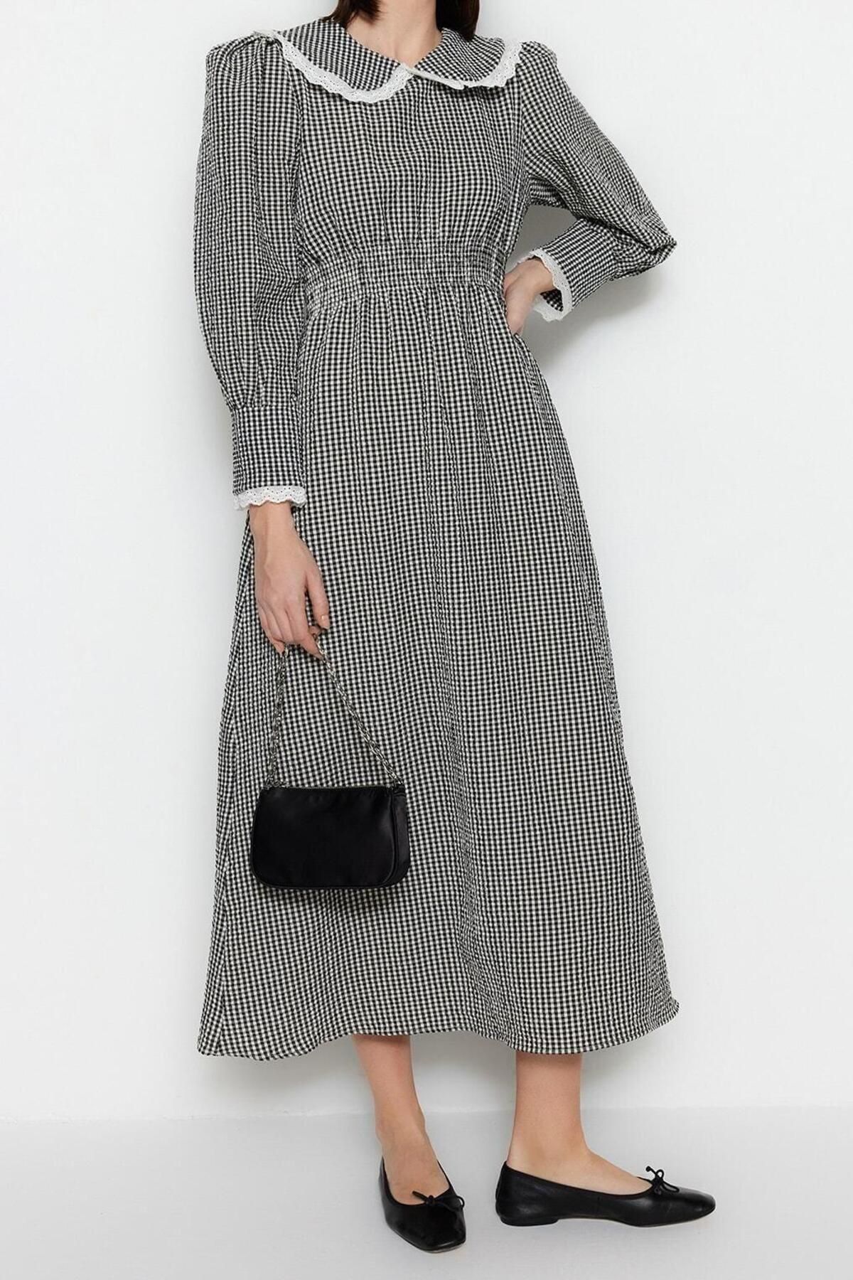ERSEFA-V-Neck Long Sleeve A-Line Midi Hijab Dress - Night Seersucker Woven 2