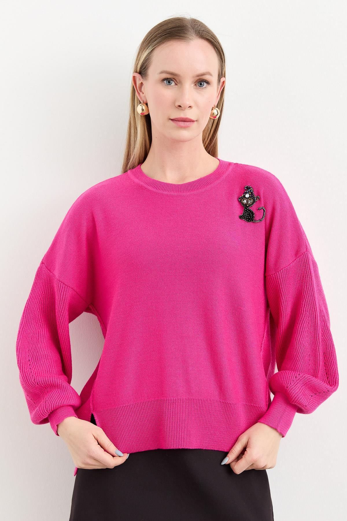 Two Mail-Cat Brooch Blouse Fuchsia 3