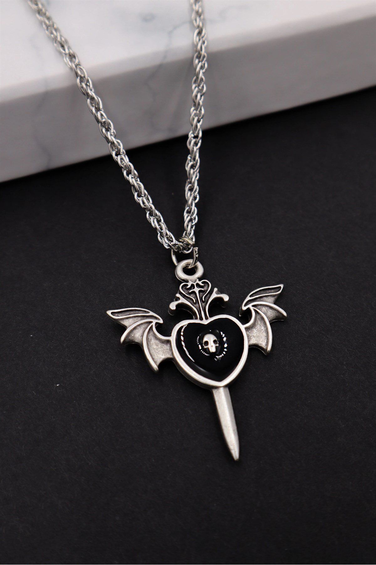 Charmy Lovens Bat Winged Heart Tasarım Kolye