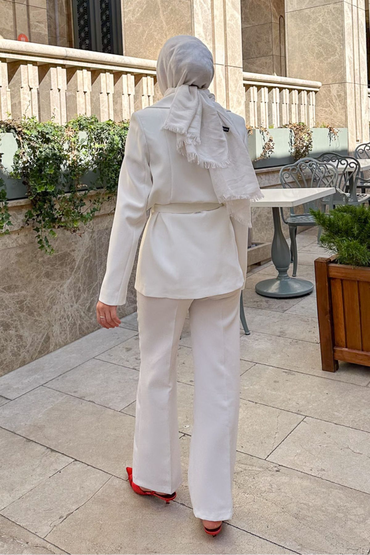 Oven-Ecru Jacket Set - with Belt and Windbreaker 8