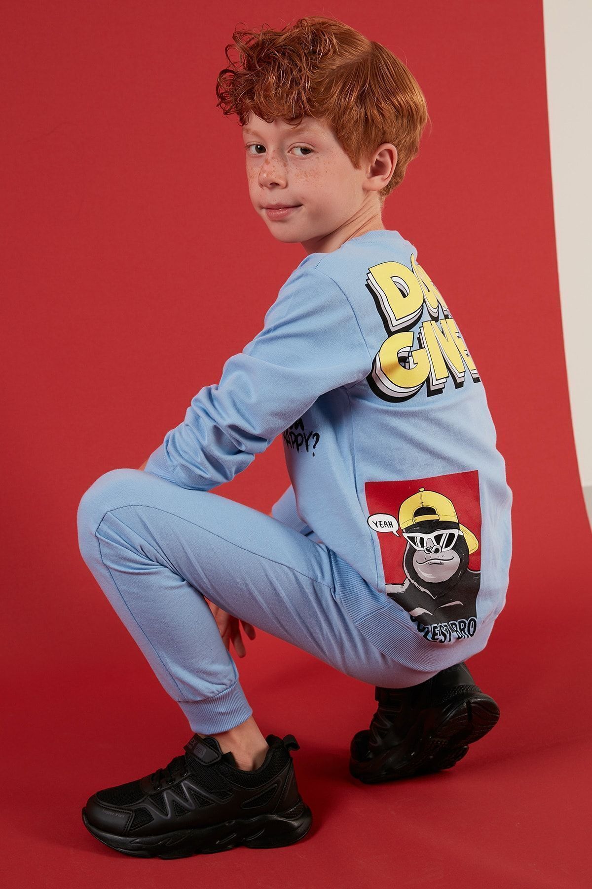 للا ست ورزشی پسرانه با پشت چاپ‌دار، یقه گرد و جیب، ۱۰۰٪ پنبه، ست ۵۹۲۱۵۶۰۸