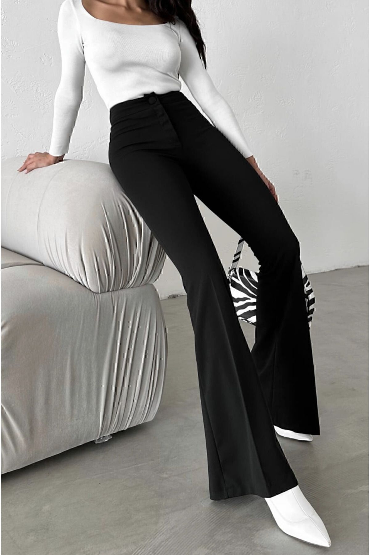 https://cdn.dsmcdn.com/ty1551/product/media/images/ty1551/prod/QC/20240917/12/4fad9eda-a322-3c19-9e90-f26c4717a4cc/1_org_zoom.jpg