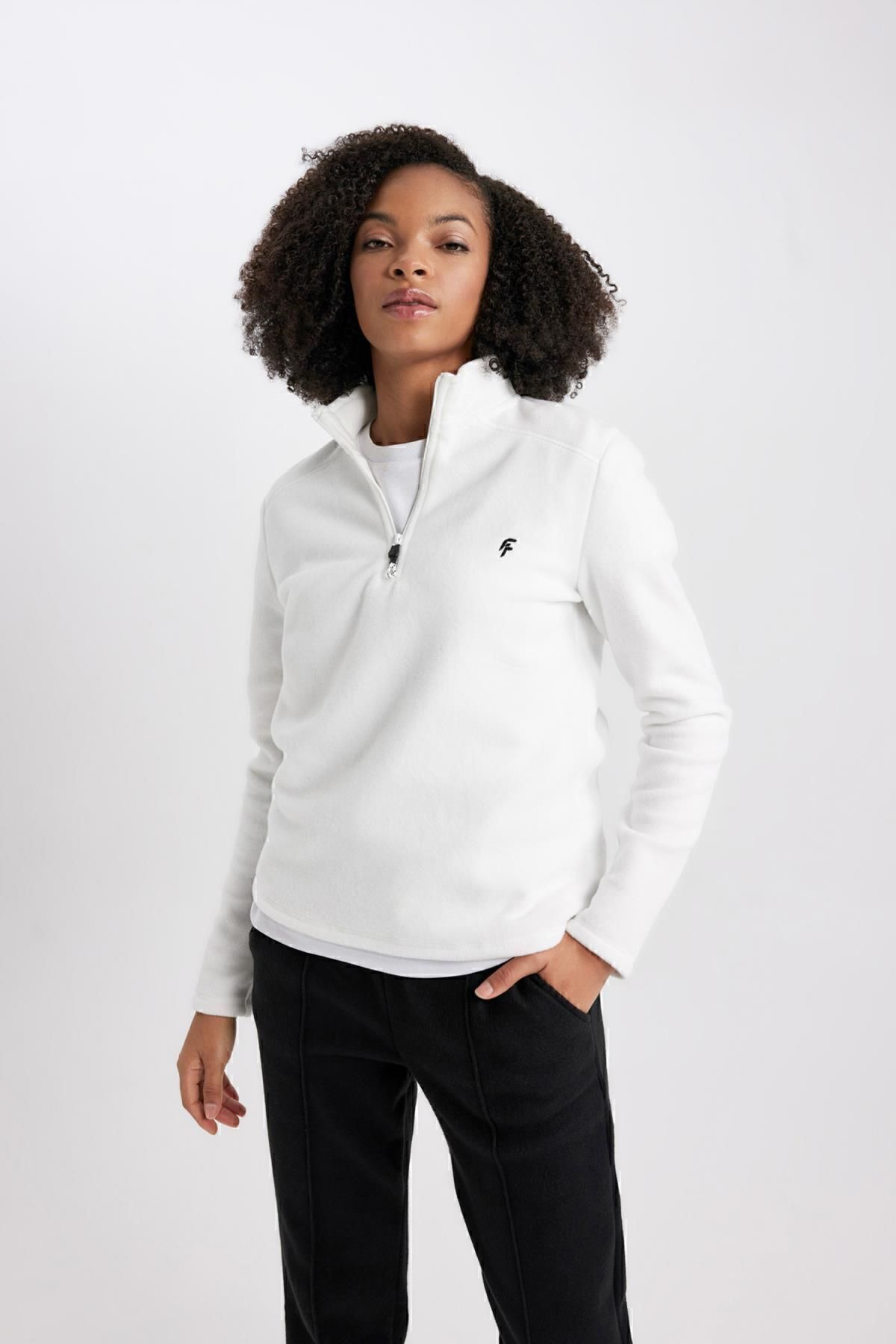 DeFacto-Bedrucktes Fleece-Sweatshirt mit Reißverschlusskragen und Standardpassform A4501ax23wn 3