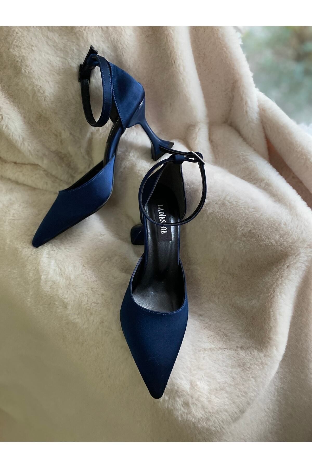 Karnıyarık Stiletto Kadın Ayakkabısı
