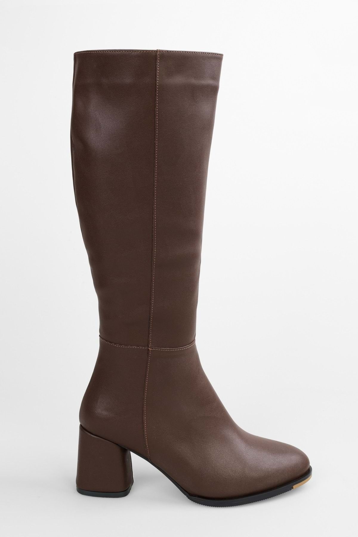 Shoeberry-Kiella Braune Damenstiefel mit Absatz 2