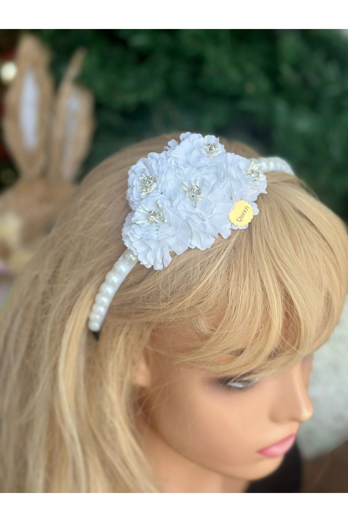 QUEEN AKSESUAR Lüks tasarım 4 lü anne bebek yeni doğan lohusa set taç terlik bandana ayakkabı incili taşlı çiçekli fotoğrafı 3 (önizleme)