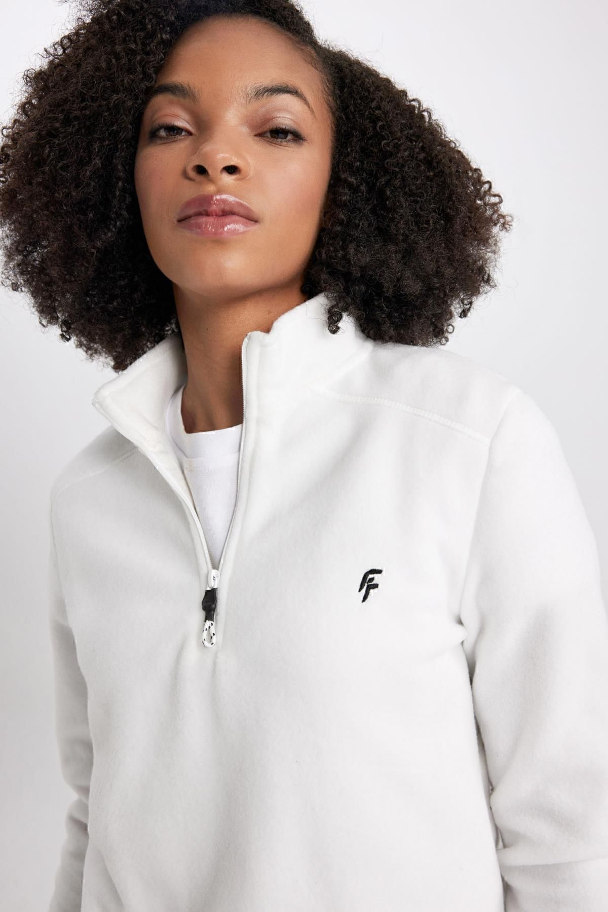 DeFacto-Bedrucktes Fleece-Sweatshirt mit Reißverschlusskragen und Standardpassform A4501ax23wn 8
