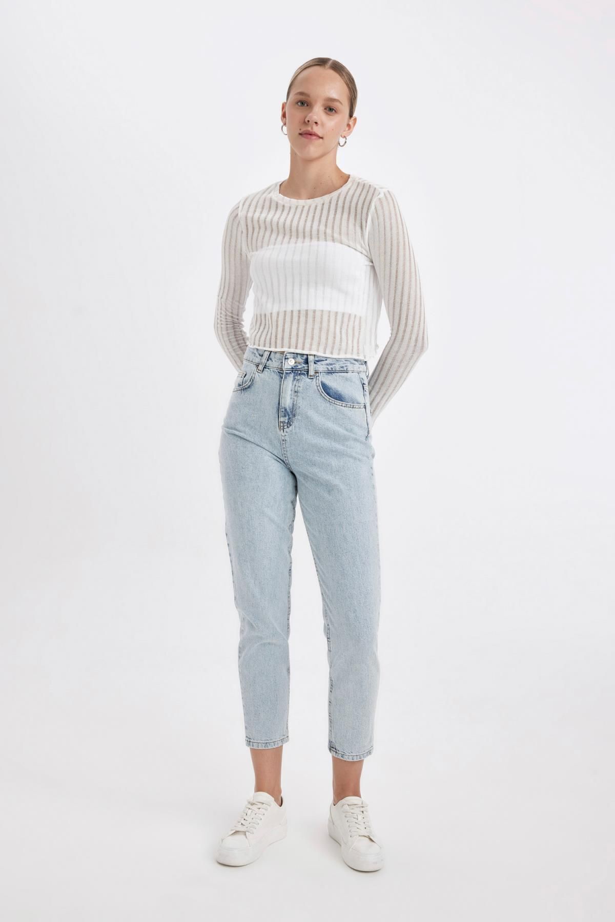 Lina Mom Fit Yüksek Bel Rahat Kalıp Hafif Dar Paça Bilek Boy Jean Yıkamalı Pantolon D4303ax24au