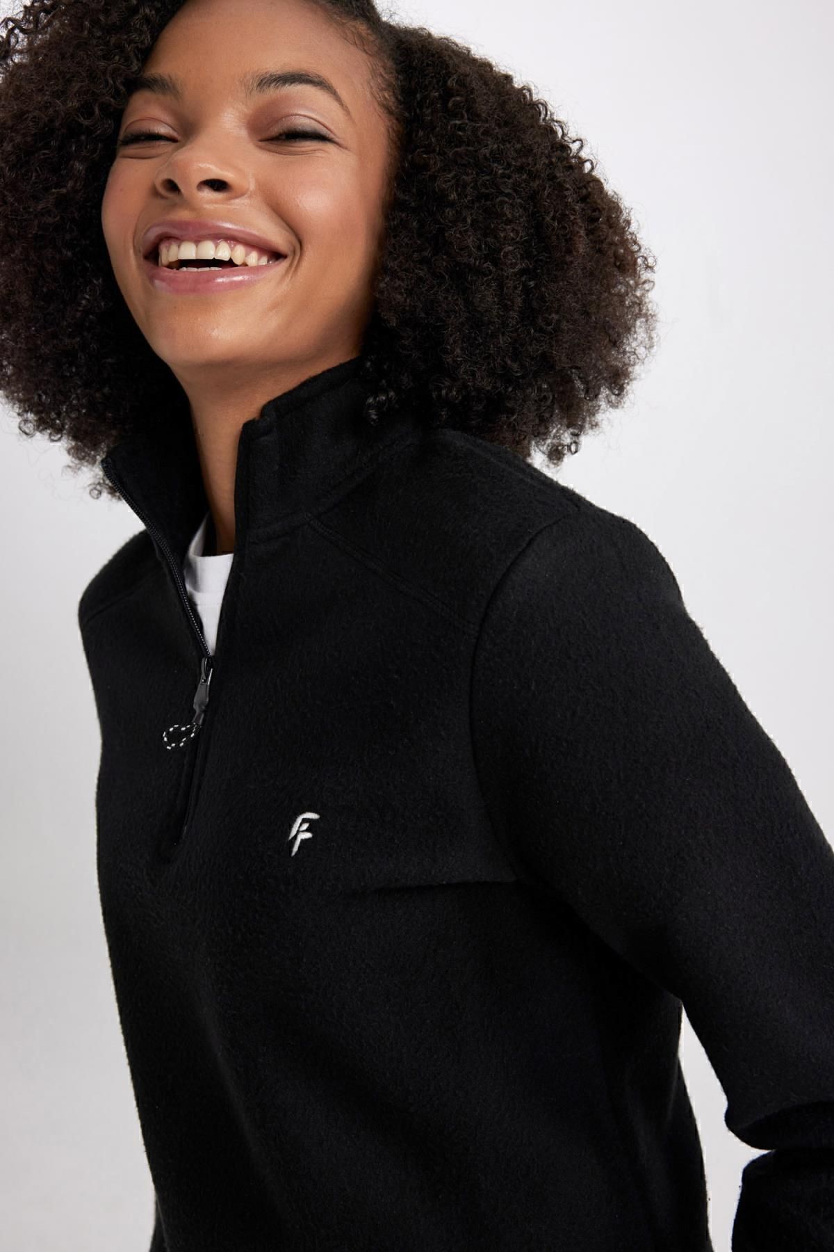 DeFacto-Bedrucktes Fleece-Sweatshirt mit Reißverschlusskragen und Standardpassform A4501ax23wn 6