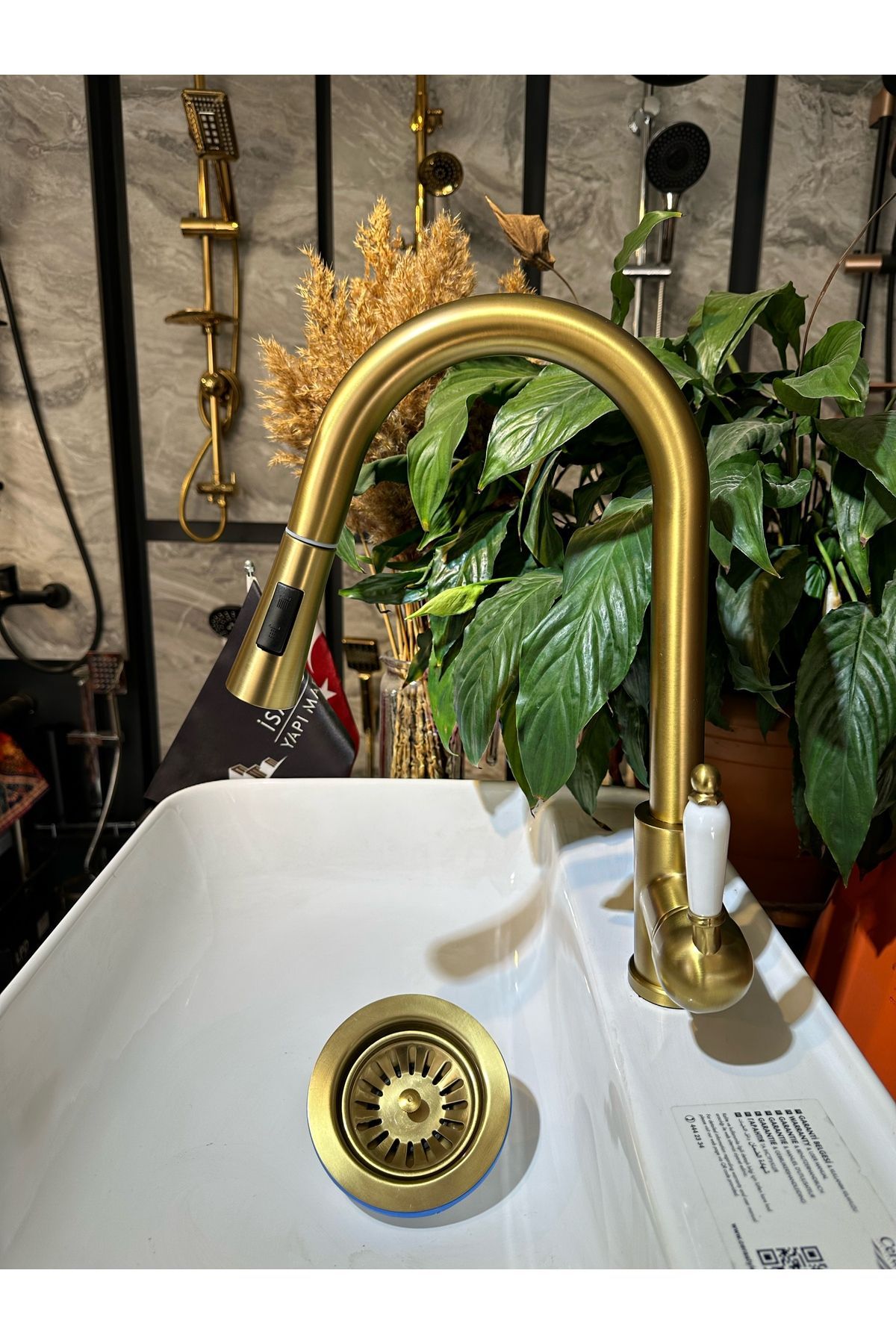 İSAOĞLU YAPI-Matte Gold Spiral Tap and Drain Set Matte Gold Spiral and Pressure Adjustable Fixture 1