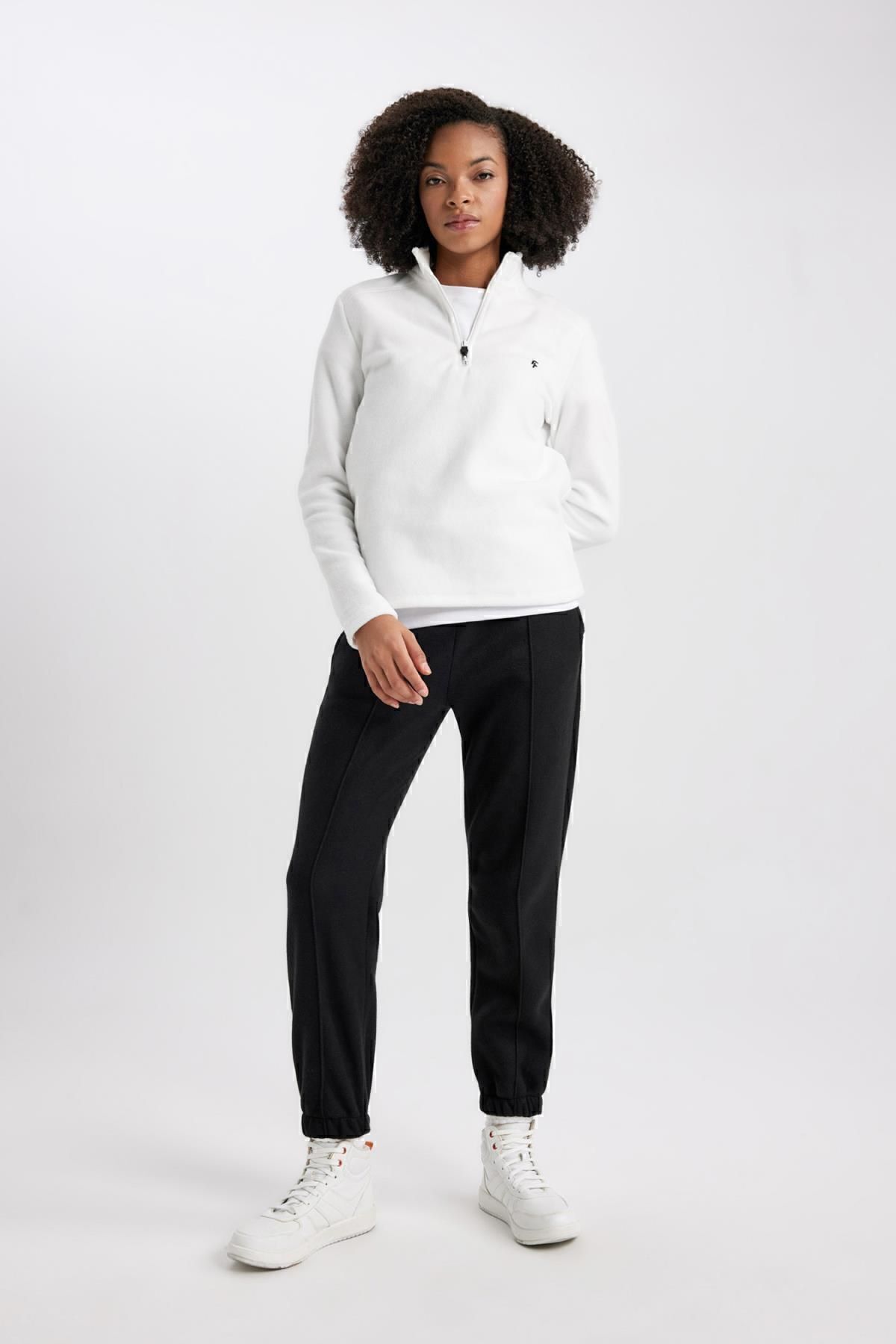 DeFacto-Bedrucktes Fleece-Sweatshirt mit Reißverschlusskragen und Standardpassform A4501ax23wn 4