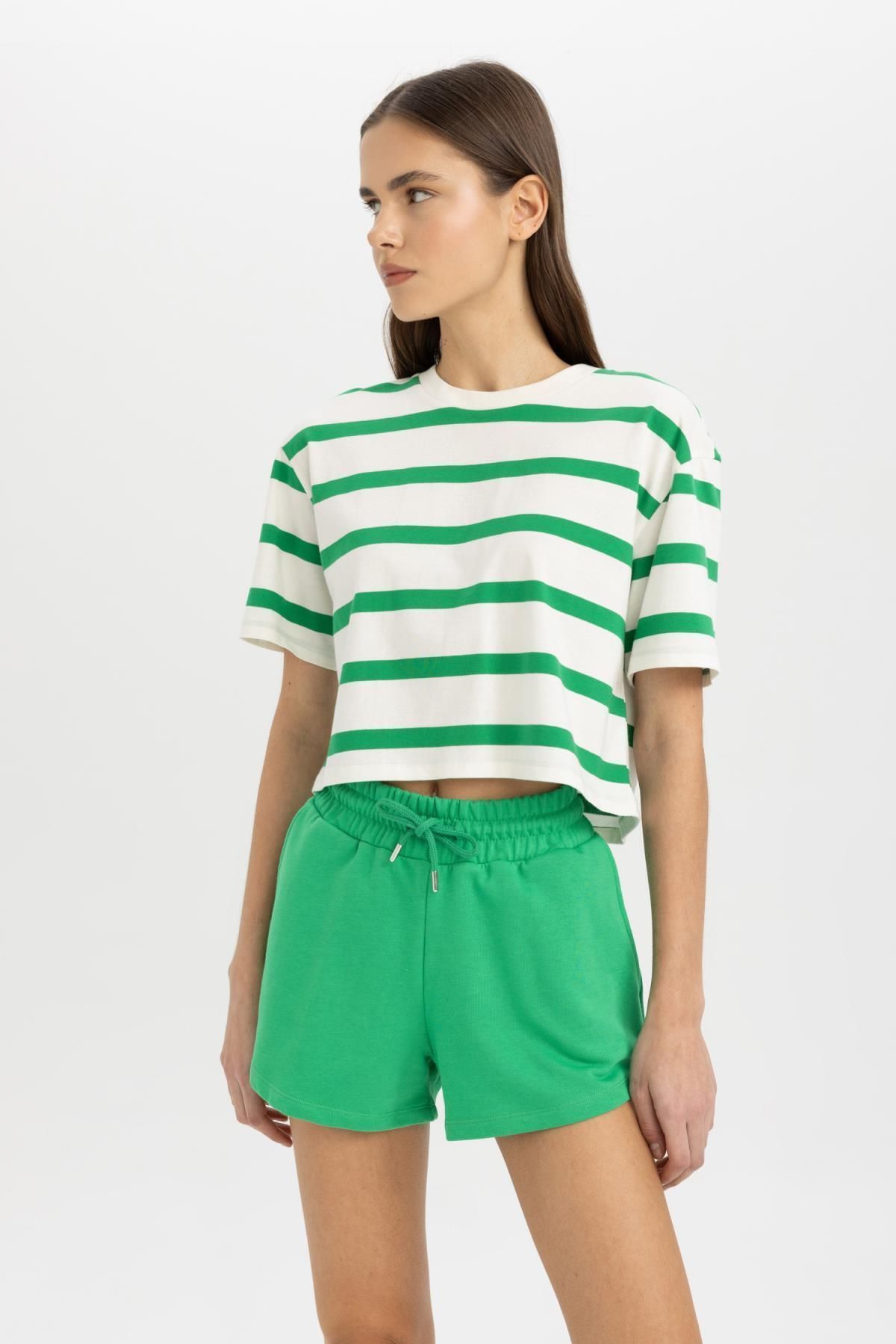 DeFacto-Kurze Basic-Shorts mit normaler Passform und normaler Taille C7600ax24sm 2